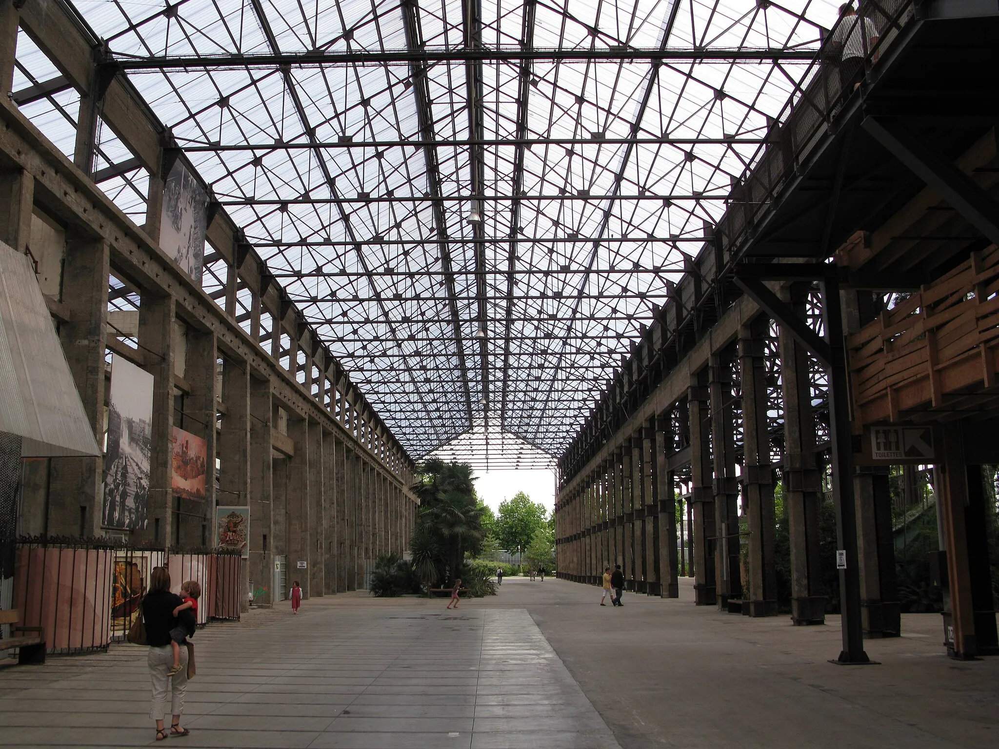 Photo showing: Hangar d'accès au site des machines de l'île