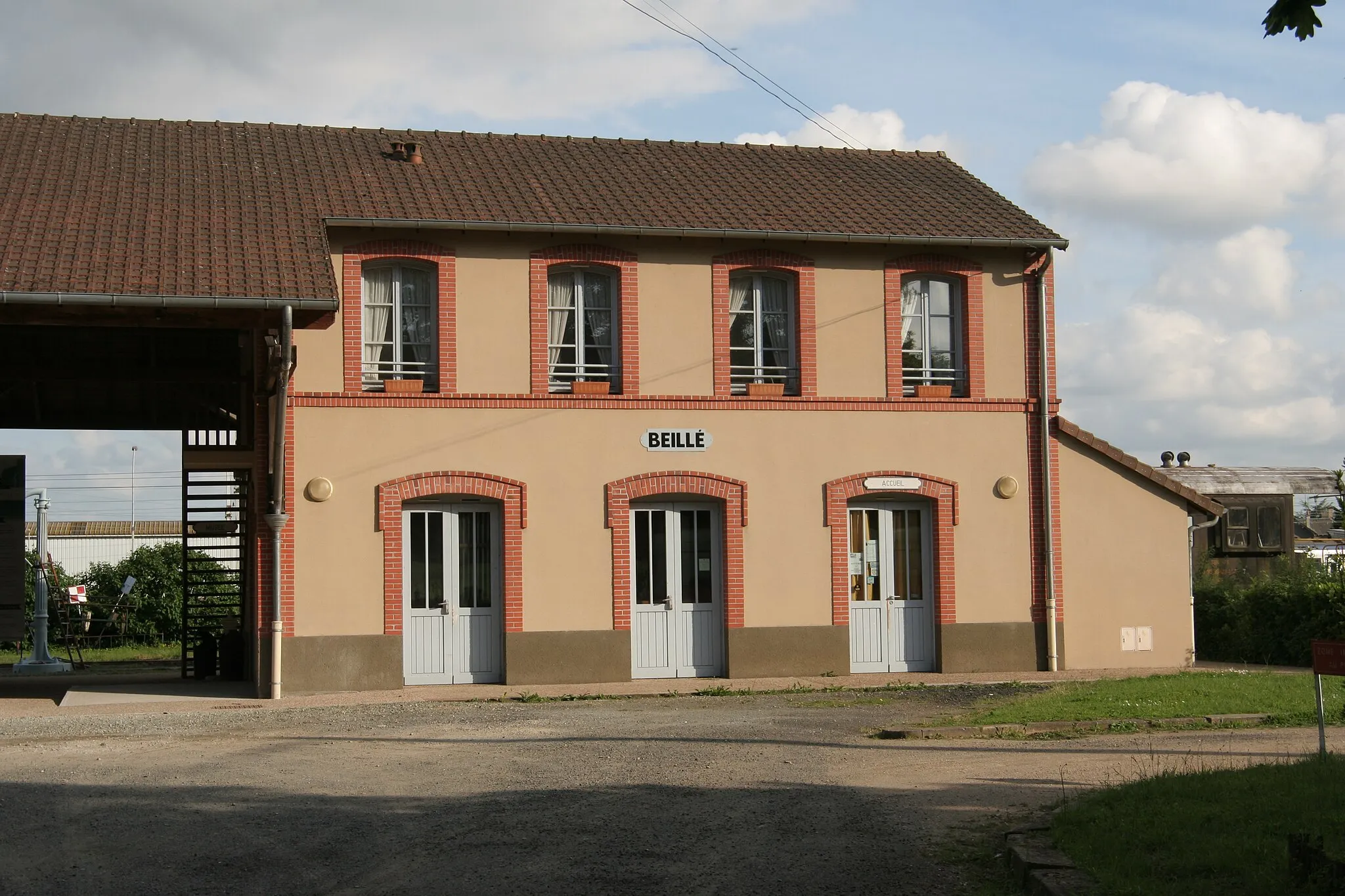 Photo showing: Gare et dépôt du Chemin de fer touristique de la Sarthe à Beillé.