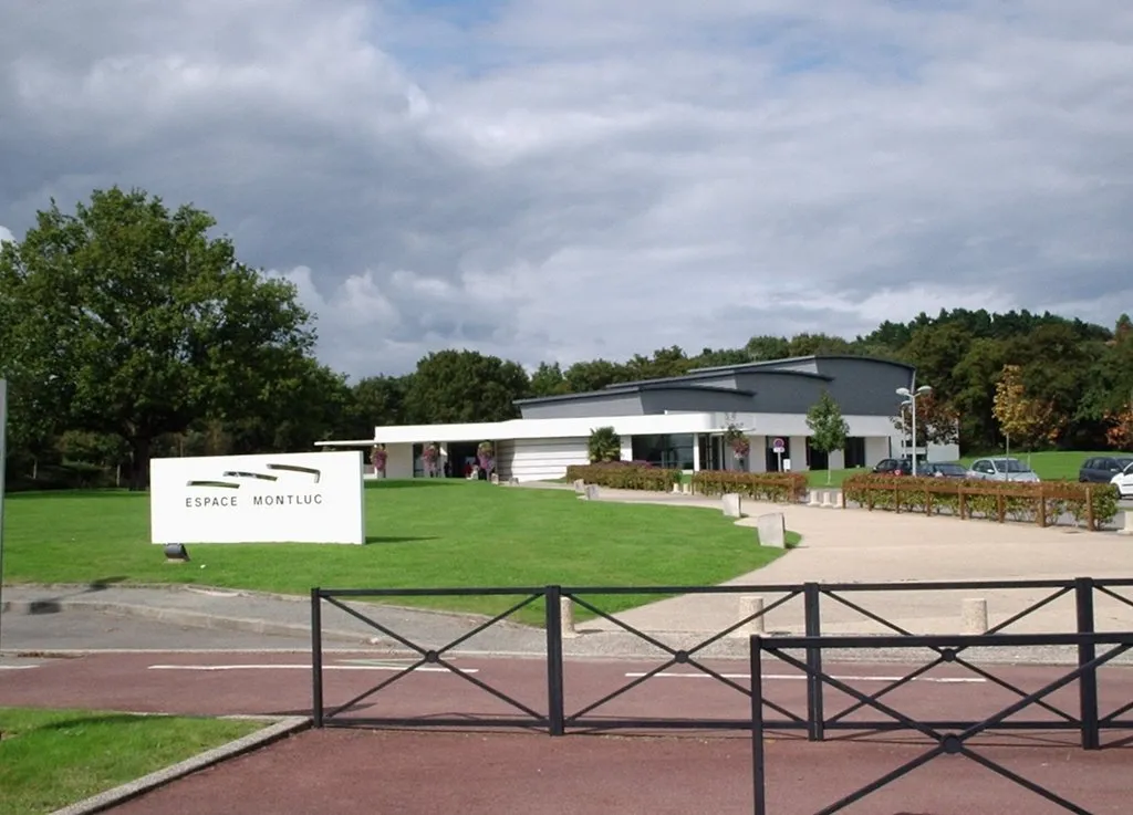 Photo showing: Salle de concert "Espace Montluc" à SAINT-ETIENNE-DE-MONTLUC