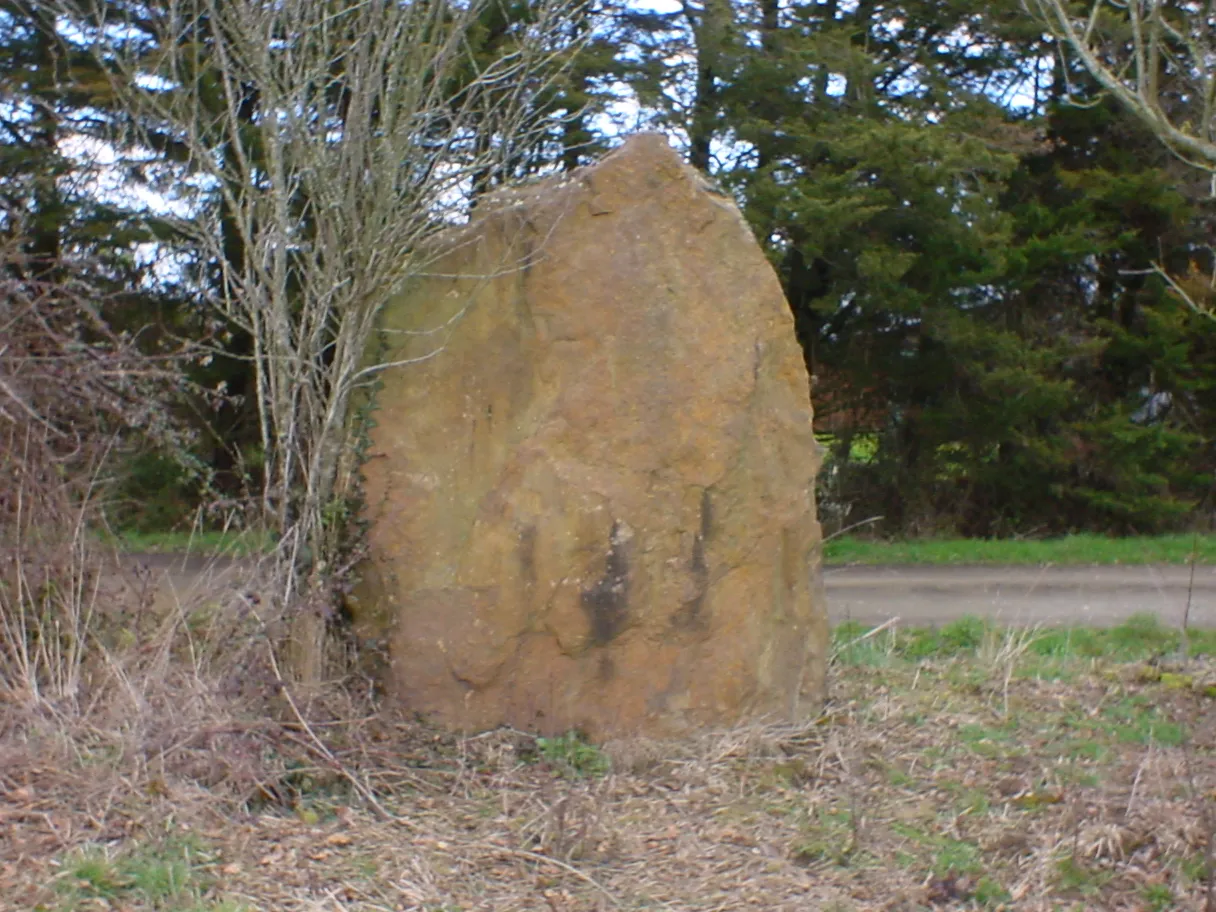 Photo showing: Menhir le Bois des Vallées