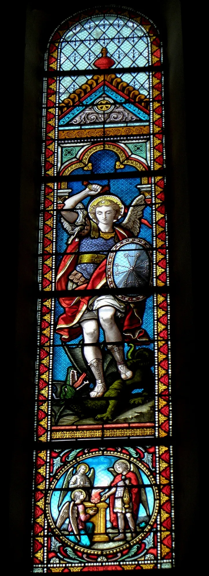 Photo showing: Baie 01 de l'église Saint-Ouen de Saint-Ouën-des-Toits (53). 1er registre : Saint-Michel et deux anges. 2d registre : Saint-Michel terrassant le dragon.