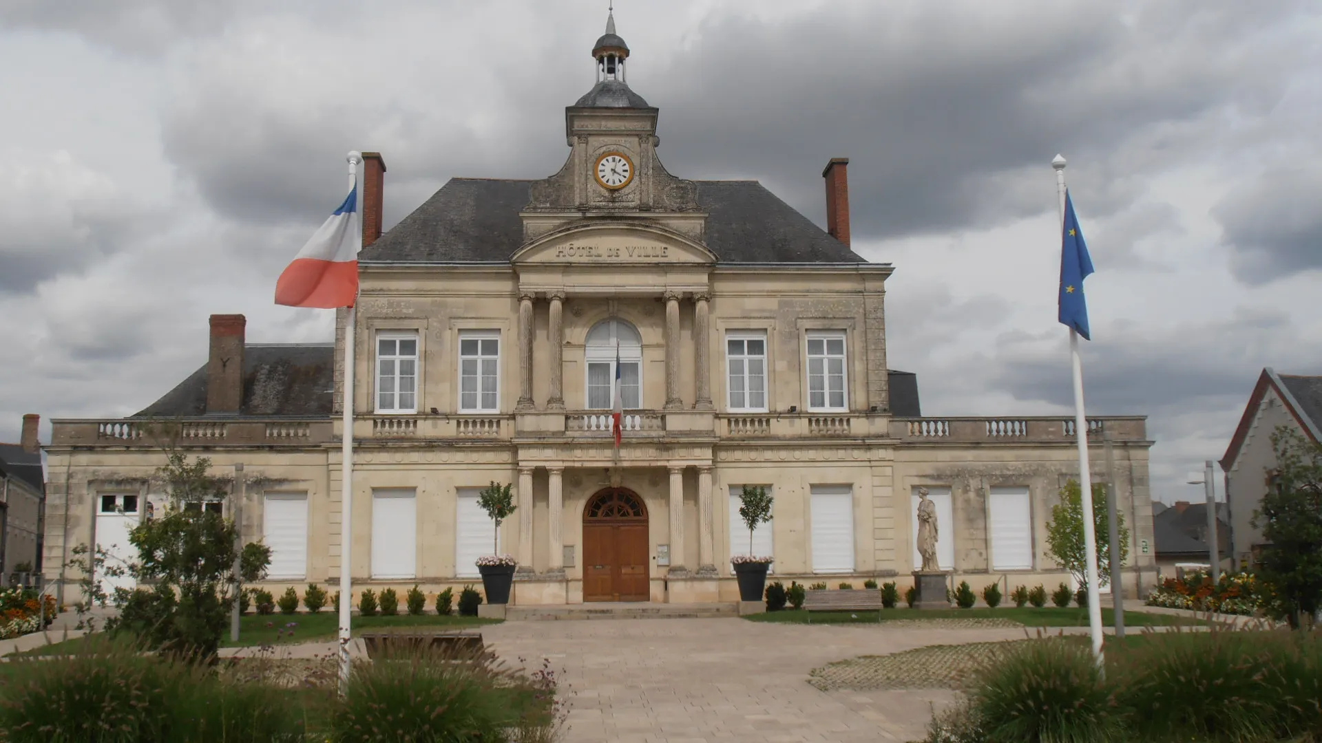 Photo showing: L'hôtel de ville de la commune de Chalonnes-sur-Loire (Maine-et-Loire, France).