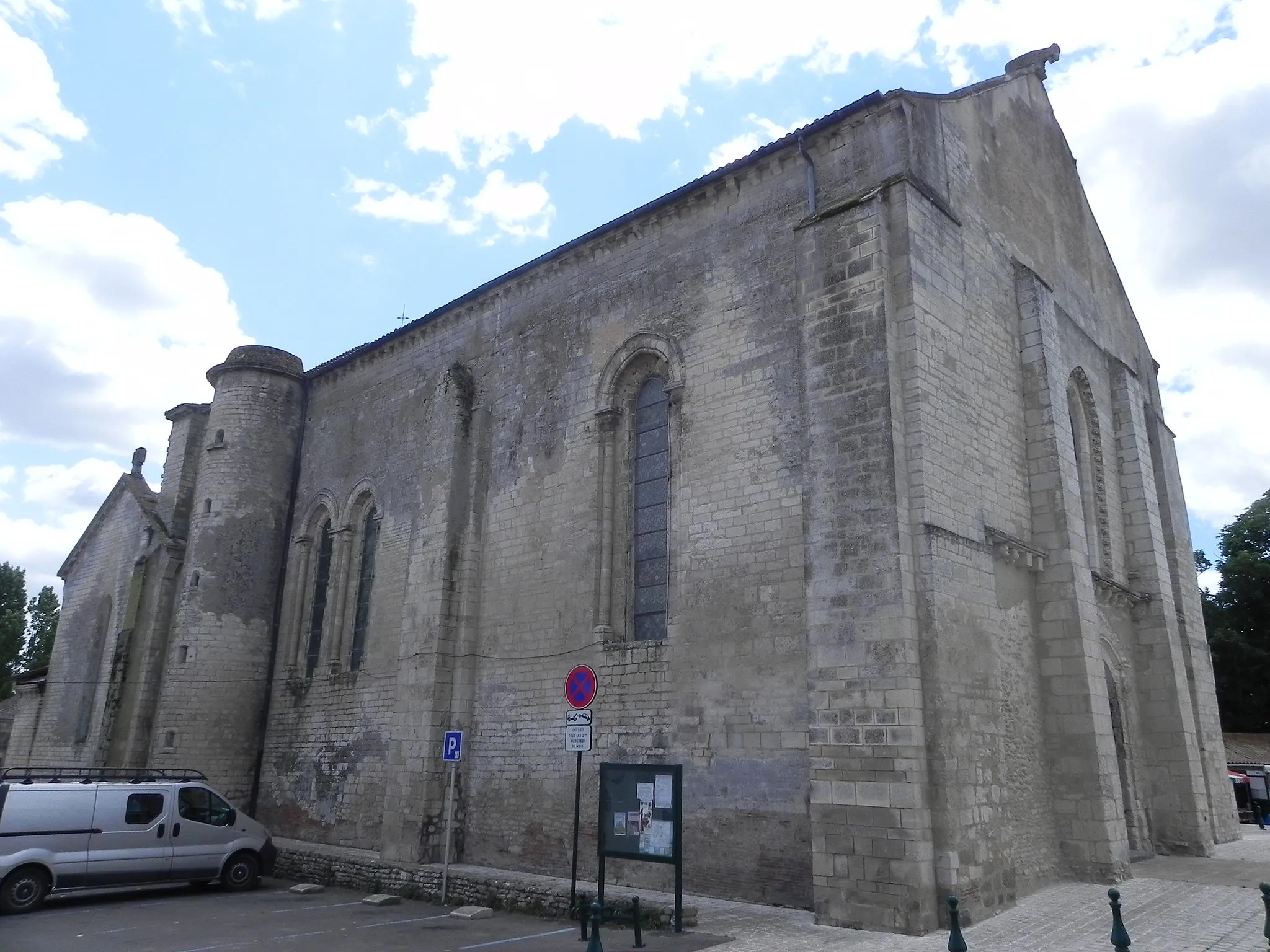 Photo showing: Church Sainte-Marie of Angles (Vendée, France)