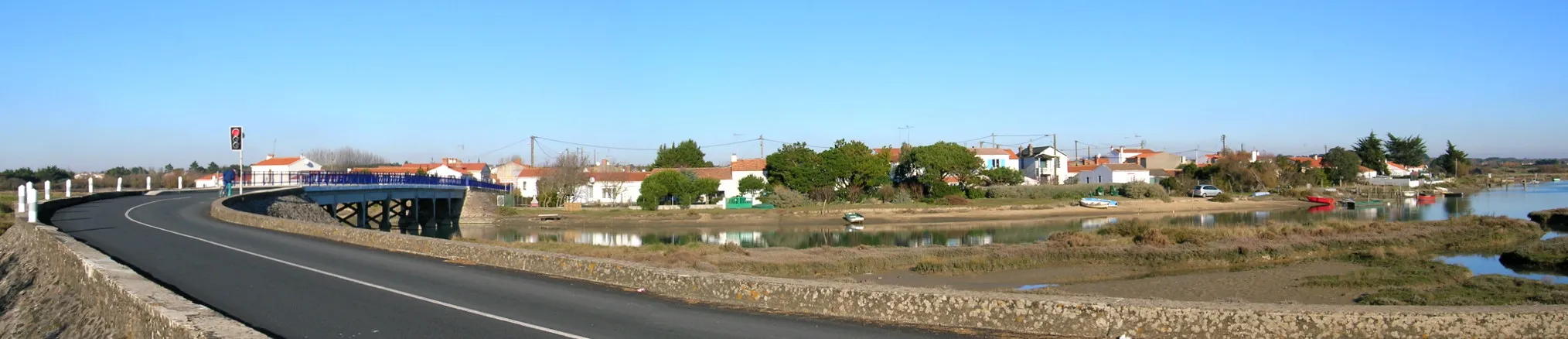 Photo showing: La Gachère sur le bord de l'Auzance