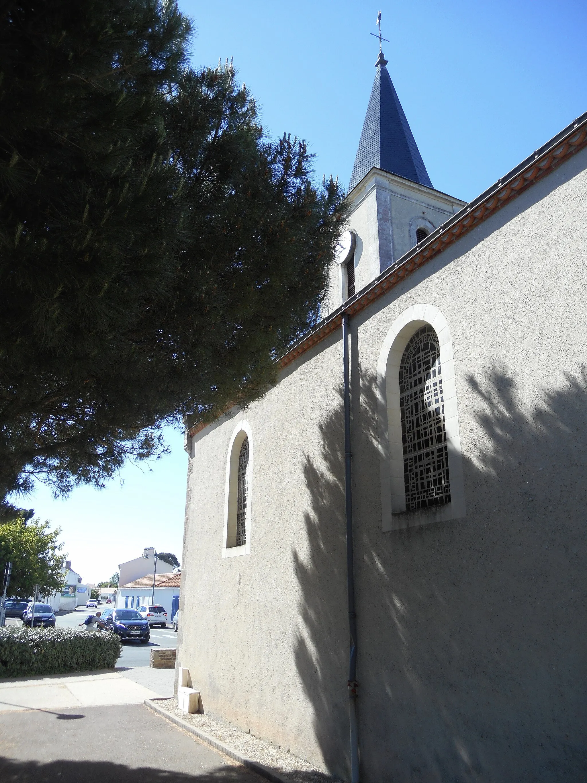 Photo showing: Église Saint-Louis de La Barre-de-Monts (2019)
