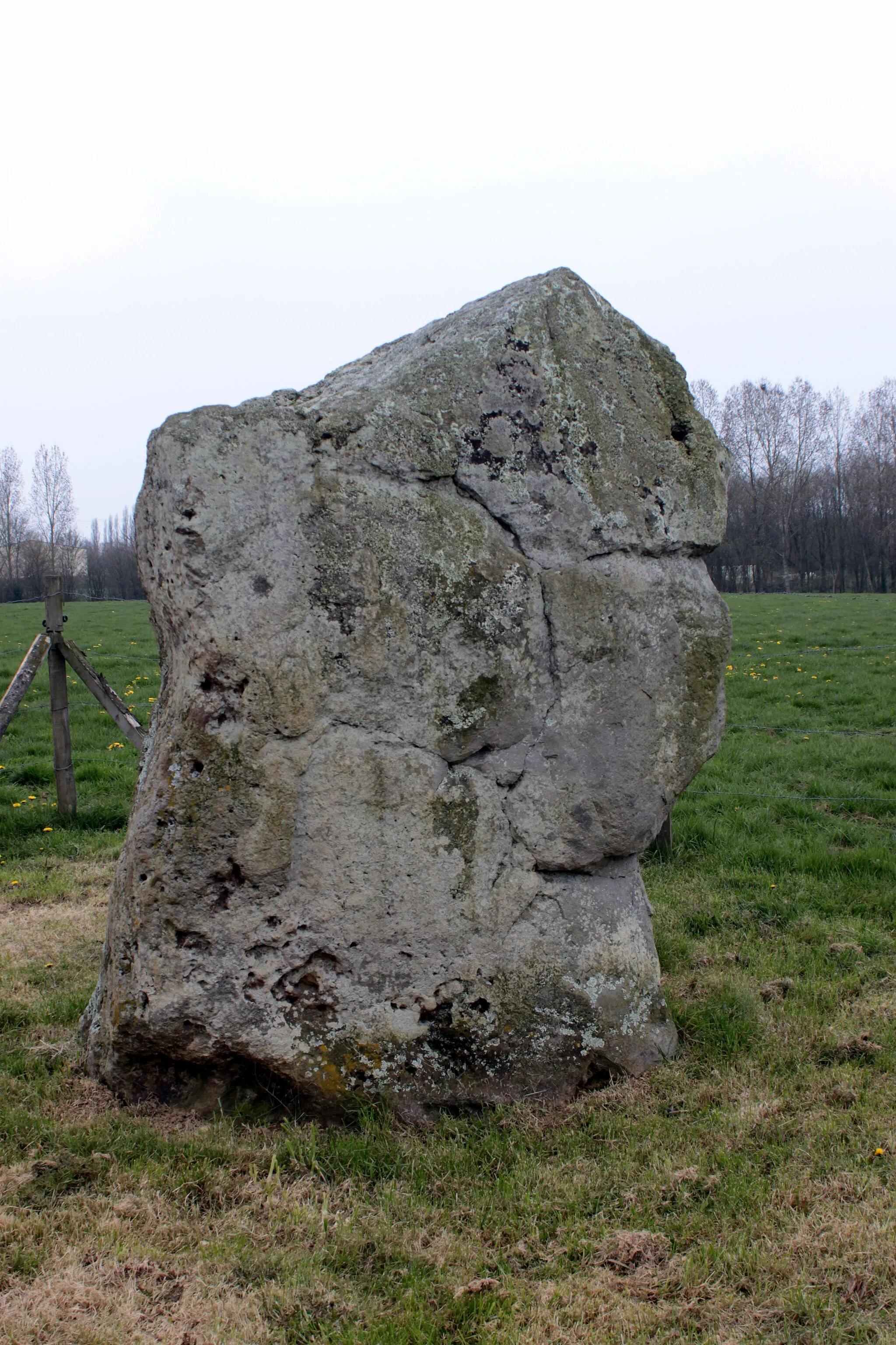 Photo showing: This building is classé au titre des monuments historiques de la France. It is indexed in the base Mérimée, a database of architectural heritage maintained by the French Ministry of Culture, under the reference PA00110224 .