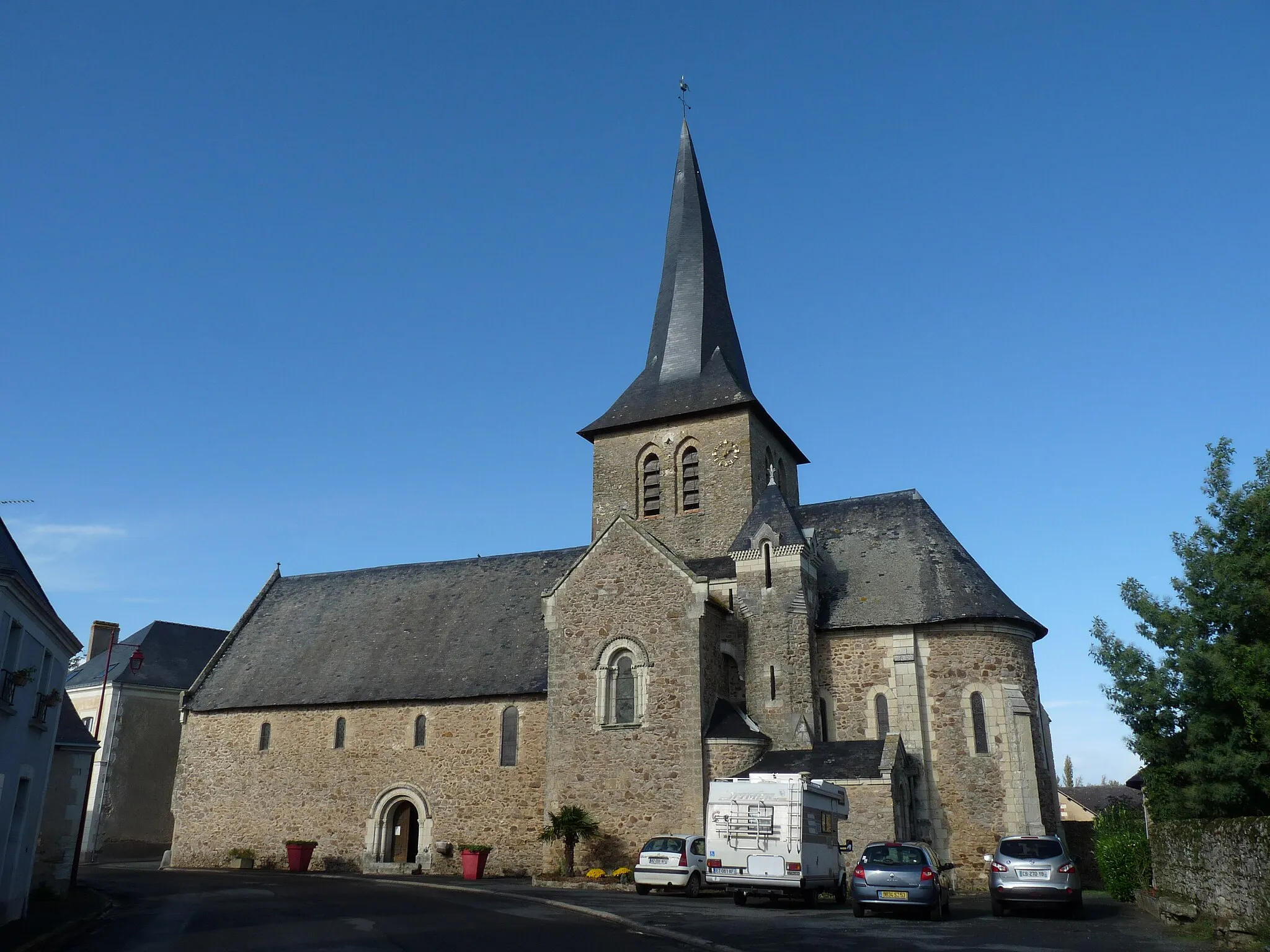 Photo showing: Extérieur de l'église Saint-Jacques à Chemiré-sur-Sarthe (49).