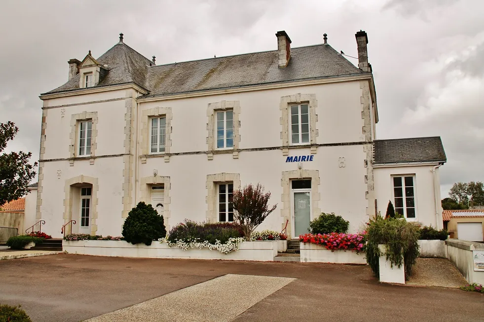 Photo showing: La Mairie