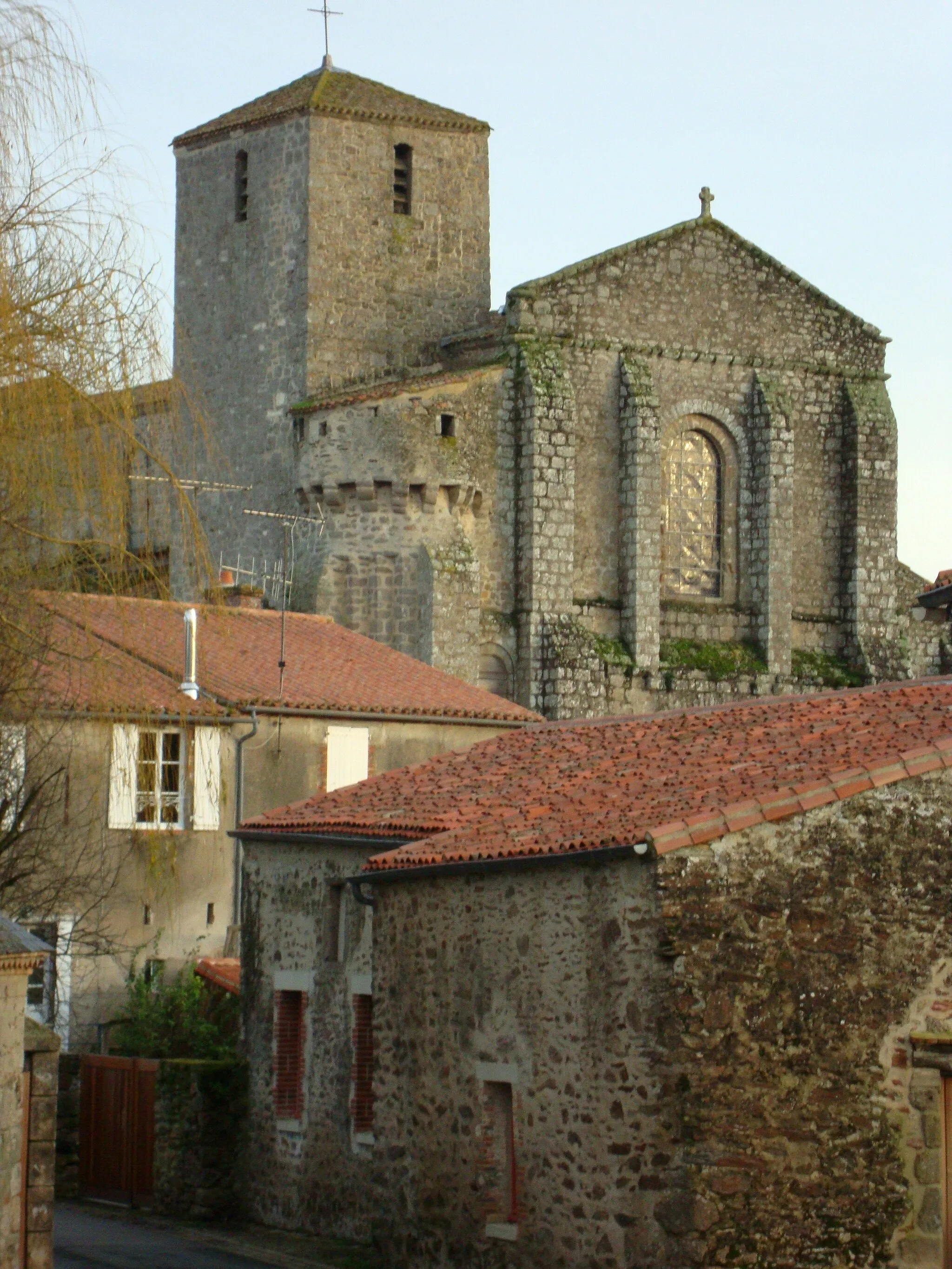 Photo showing: This building is classé au titre des monuments historiques de la France. It is indexed in the base Mérimée, a database of architectural heritage maintained by the French Ministry of Culture, under the reference PA00110066 .