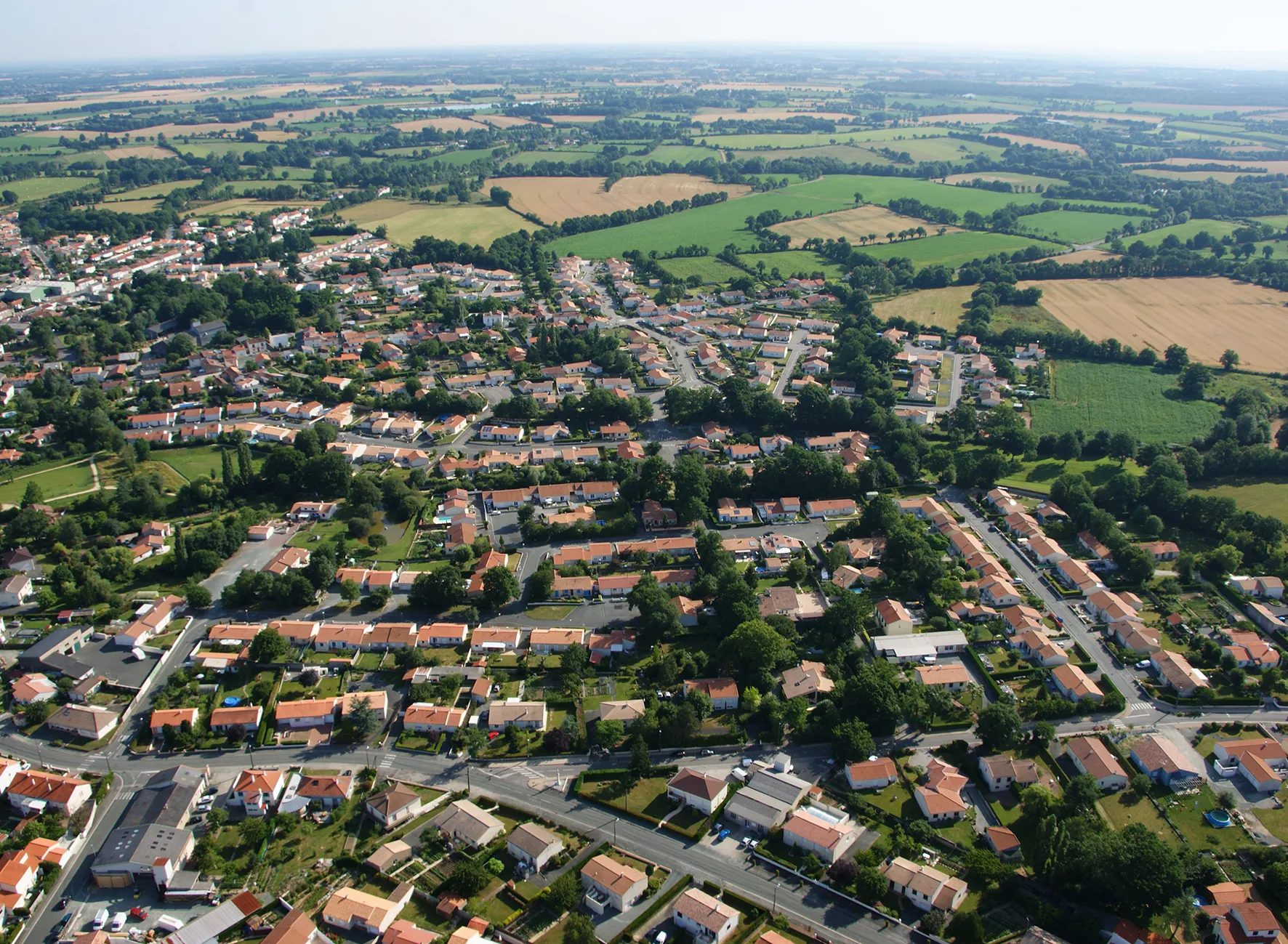 Photo showing: Vue aérienne de la Commune de La Ferrière