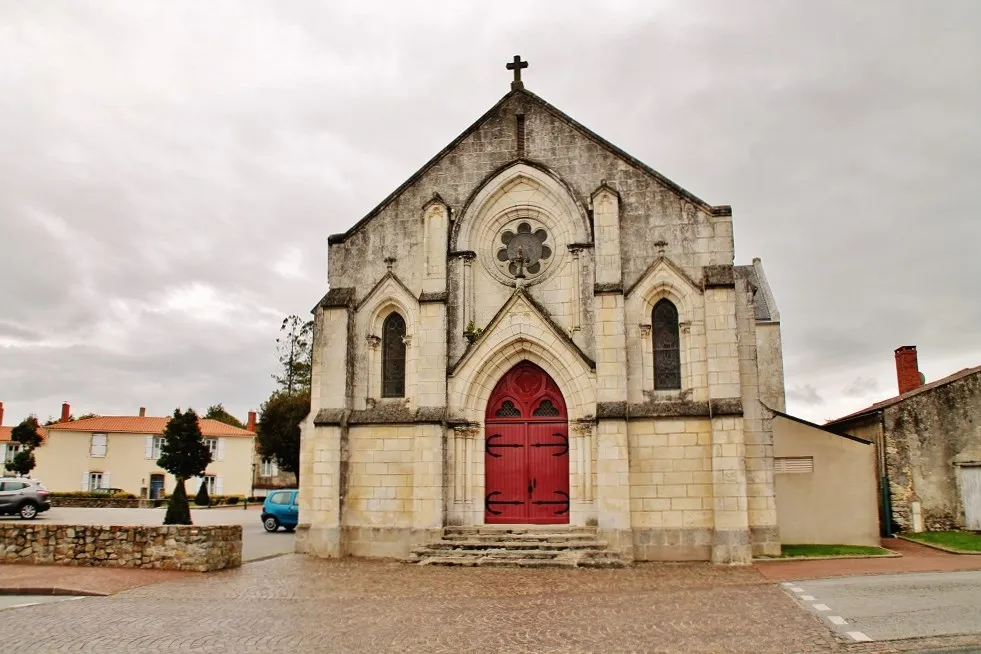 Photo showing: église St Pierre