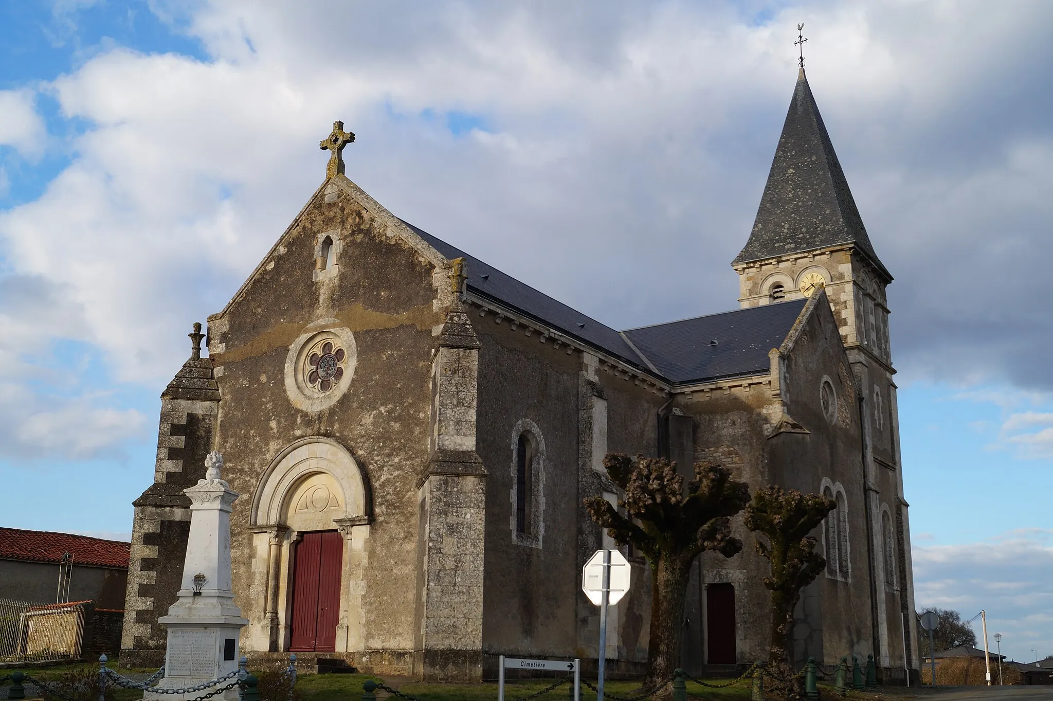 Photo showing: L’église Saint-Pierre de Marsais.