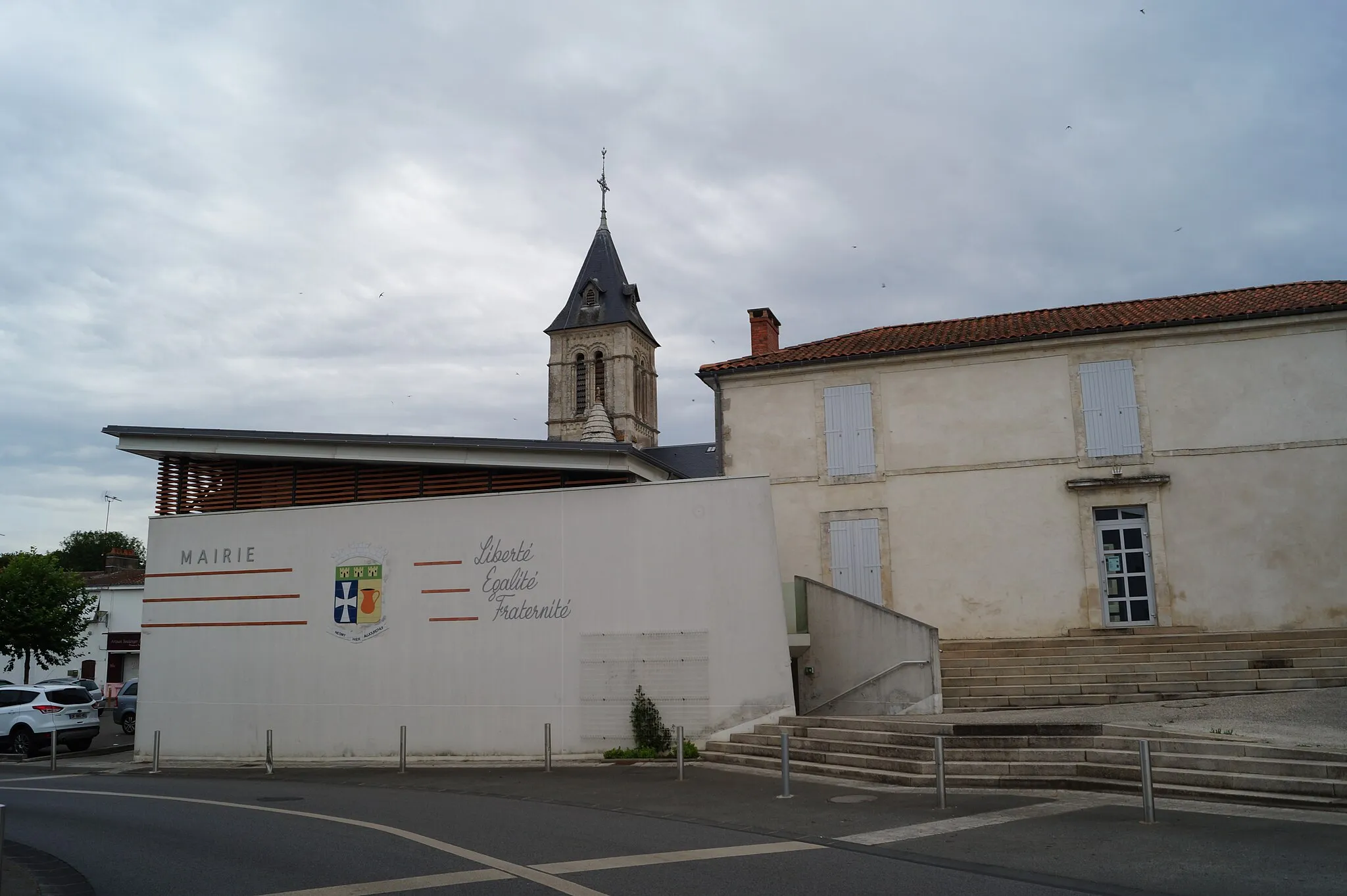 Photo showing: La mairie de Nesmy.