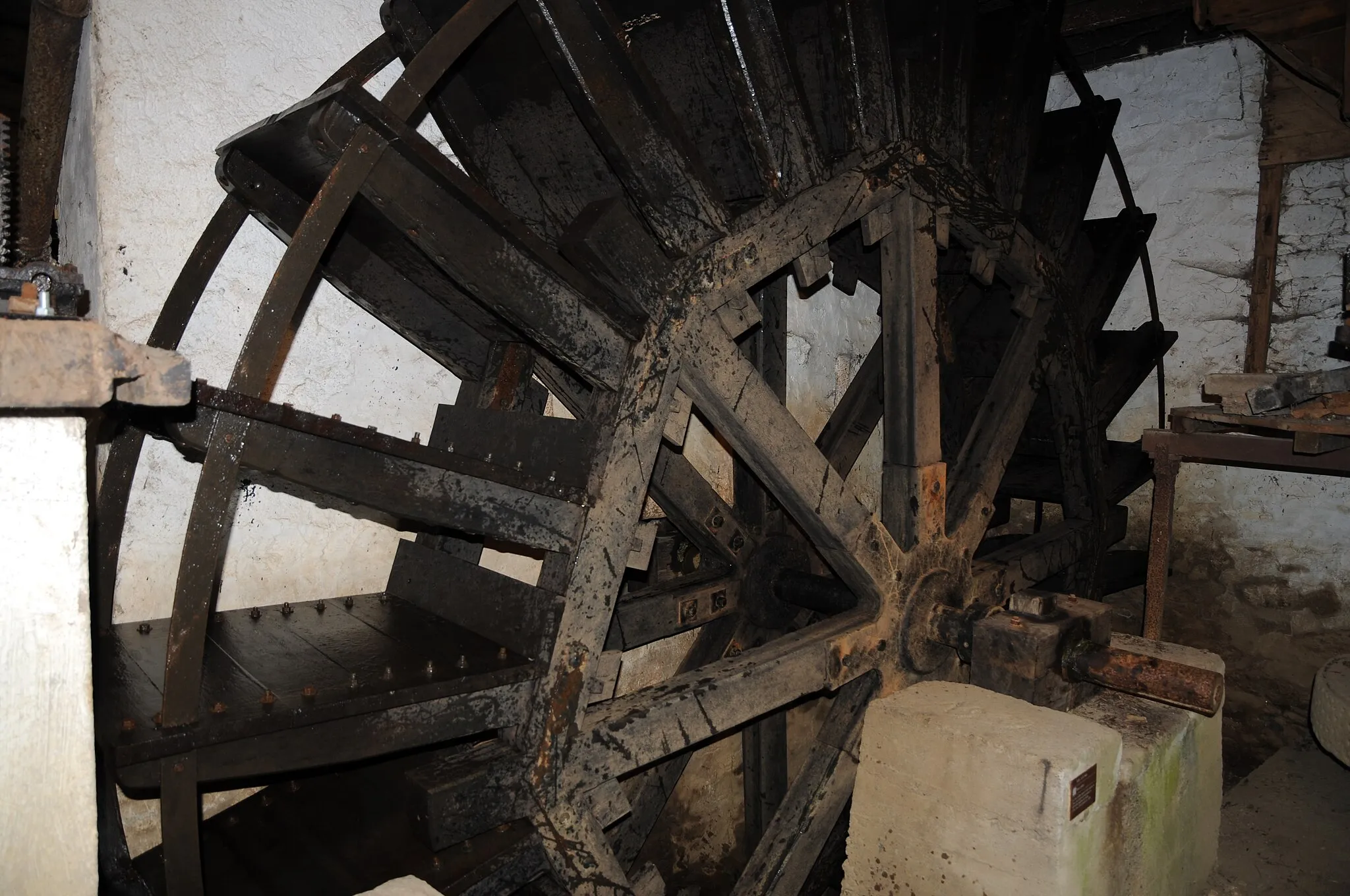 Photo showing: La roue à aubes du Moulin de Rambourg - Photo La Roche-sur-Yon Agglomération, J. Auvinet.