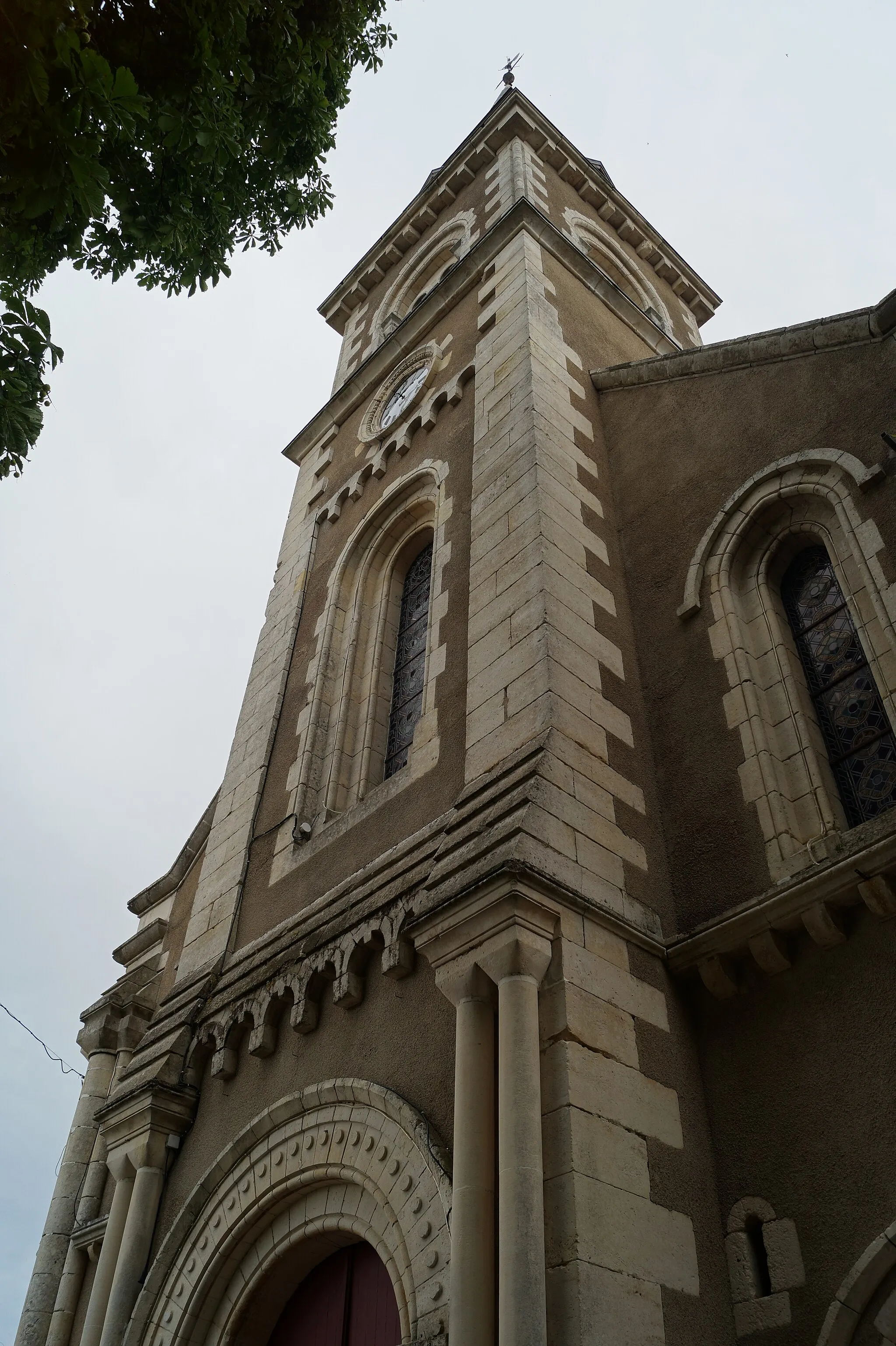 Photo showing: L’église Saint-Florent, à Saint-Florent-des-Bois.