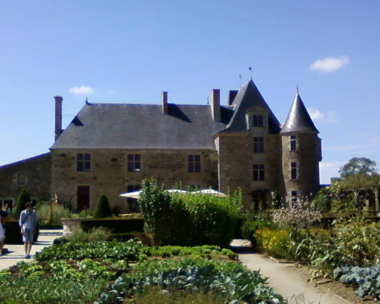 Photo showing: This building is indexed in the base Mérimée, a database of architectural heritage maintained by the French Ministry of Culture, under the reference PA00110264 .