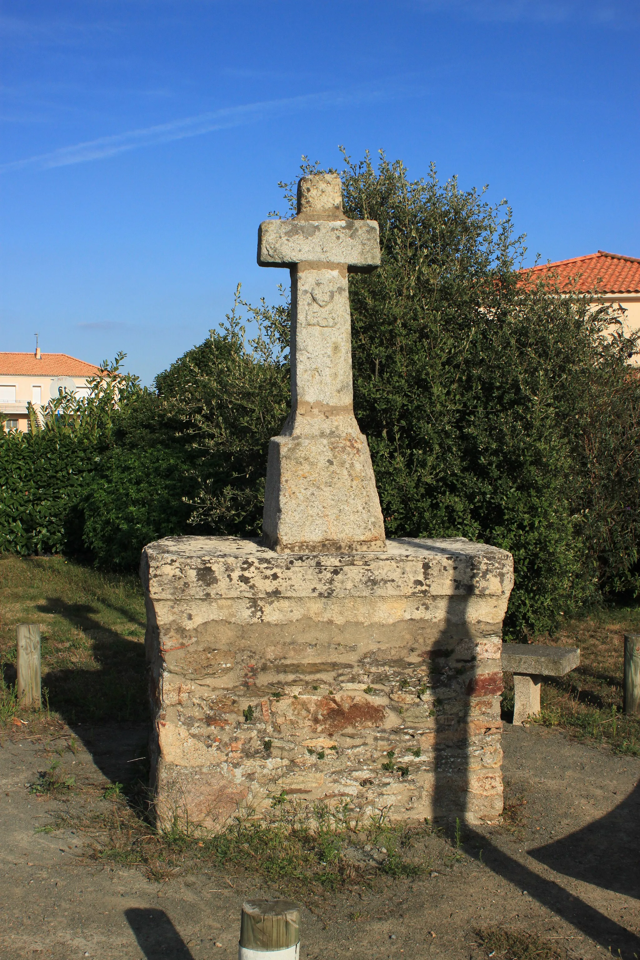 Photo showing: Croix de l'âne (XVI°), Fr-85-Vairé.