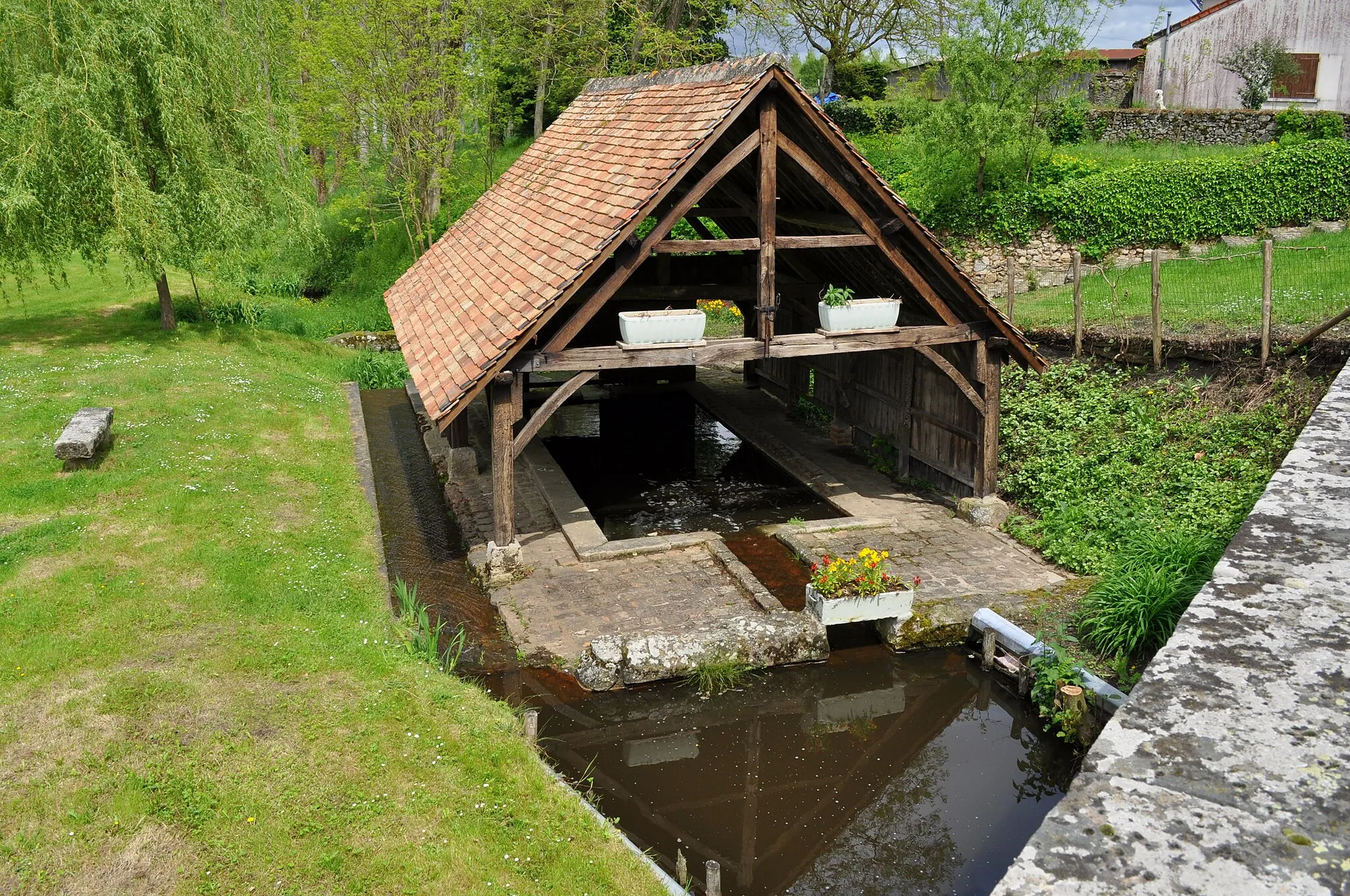 Photo showing: Lavoir de La Fontaine-Saint-Martin (Sarthe)