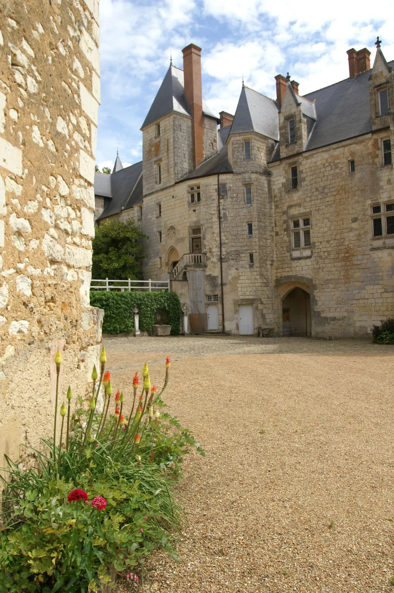 Photo showing: Le château de Courtanvaux à Bessé-sur-Braye, Sarthe, France
