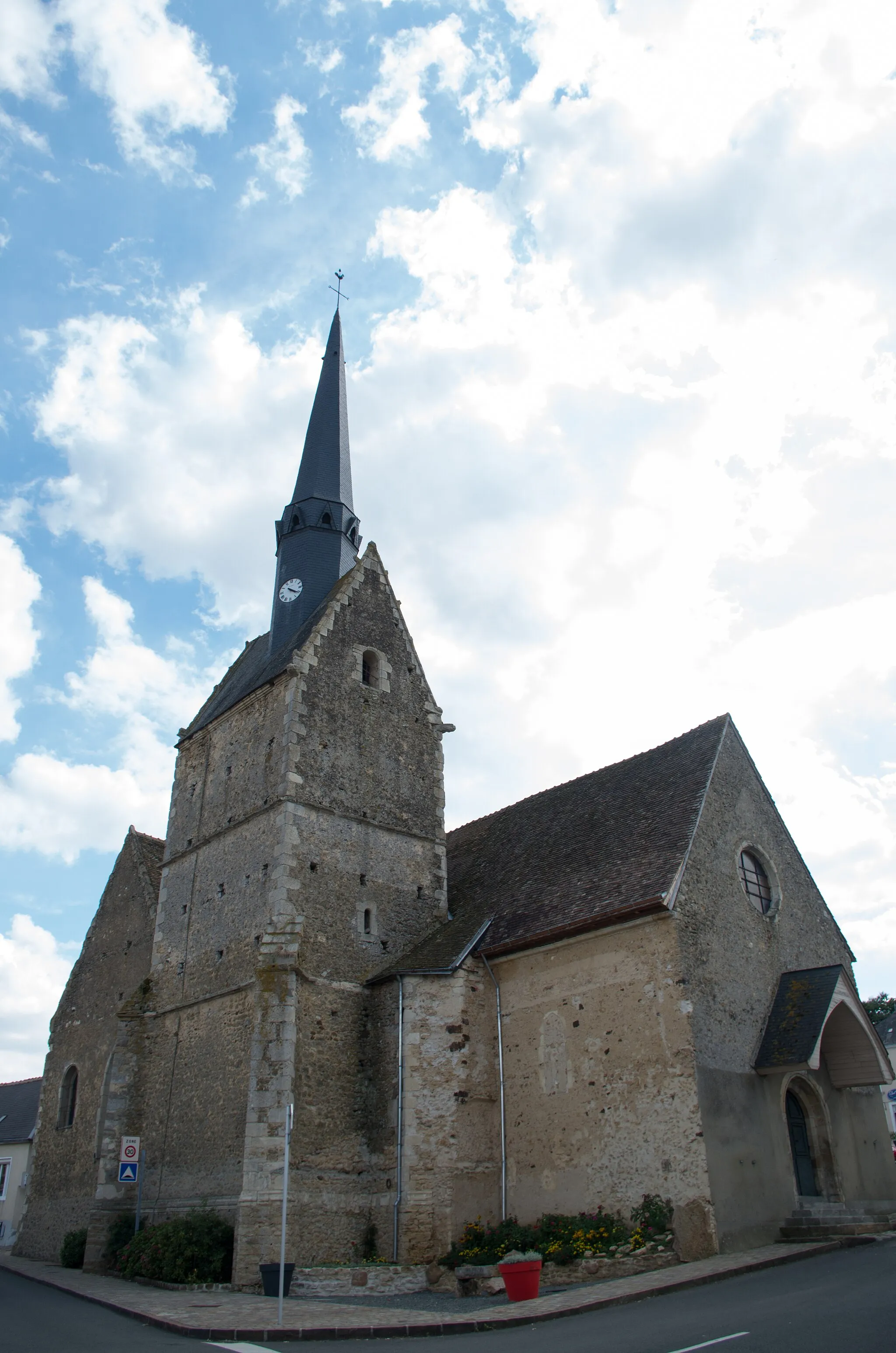 Photo showing: Façade rue de l'Eglise Saint-Médard