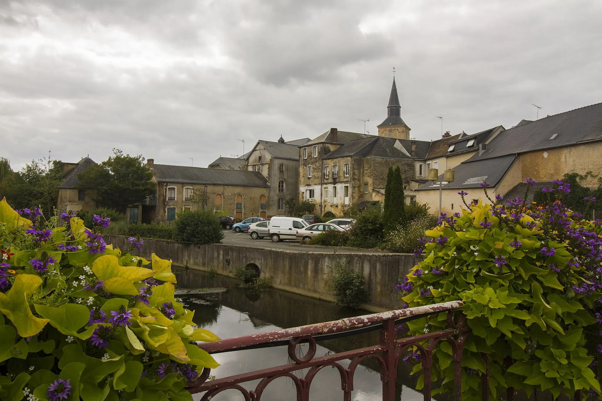 Photo showing: Loué - Sarthe - Vue générale 2