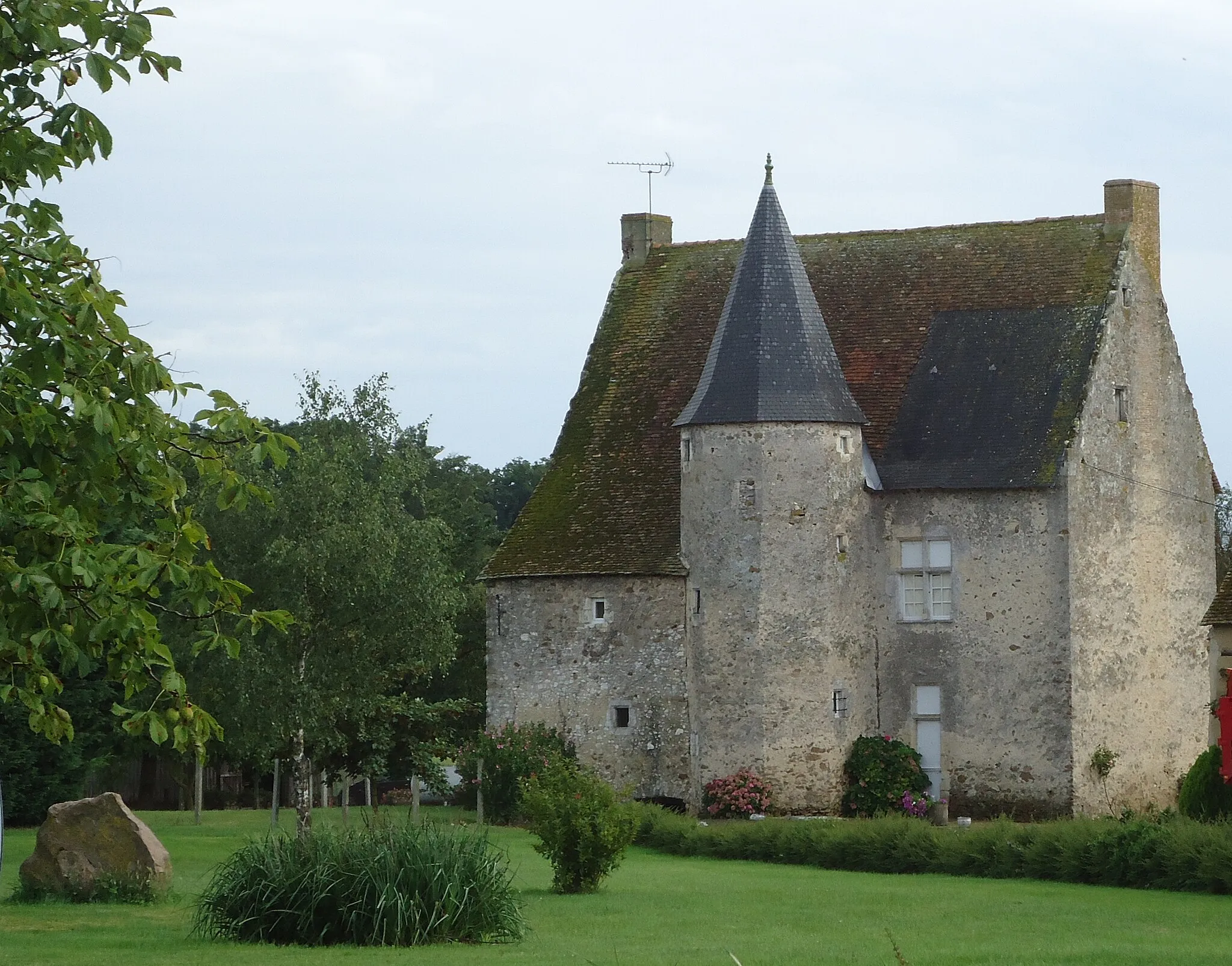 Photo showing: Courcelles-la-Forêt - Manoir de Baudour (XVe)