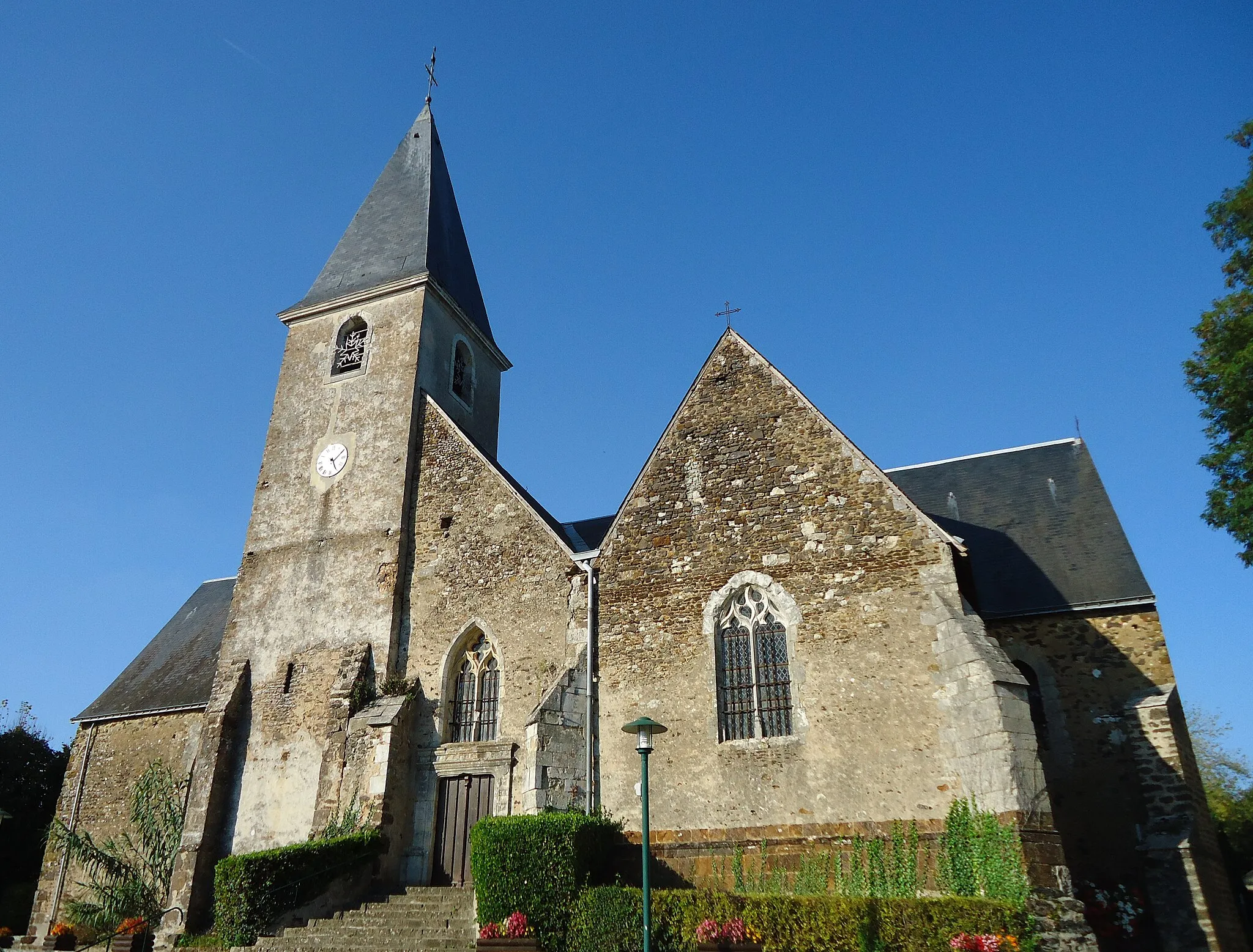 Photo showing: Vue sud - Eglise Saint-Médard - Saint-mars-d'Outillé - Sarthe (72)