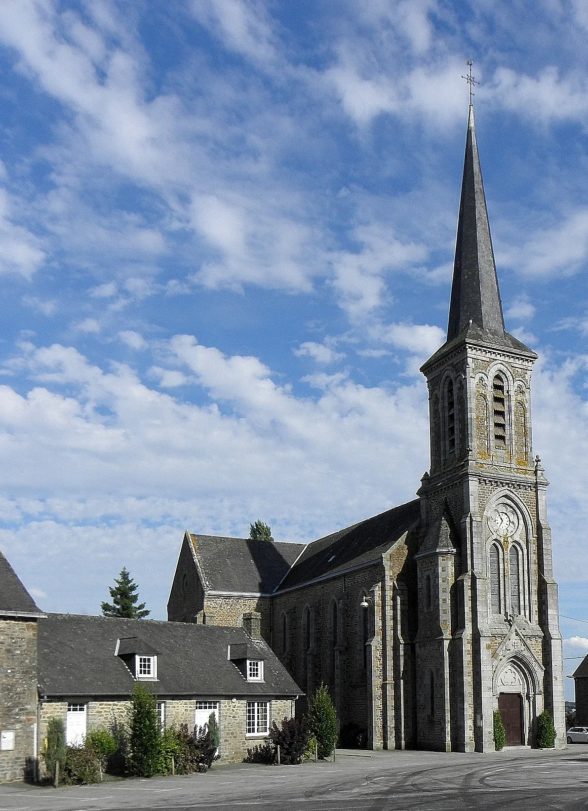 Photo showing: Église de Saint-Georges-Buttavent (53).