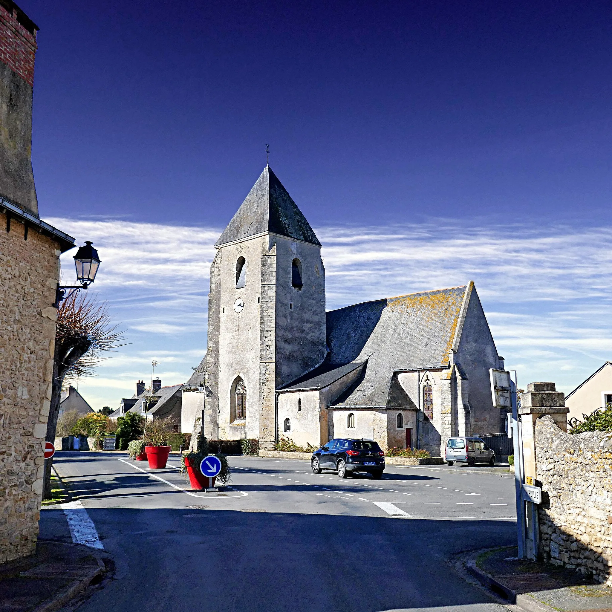 Photo showing: Eglise Saint-Jean-Baptiste, du 12ème siècle, restaurée en 1859

February 2022 - Edited and uploaded 2022/02/13