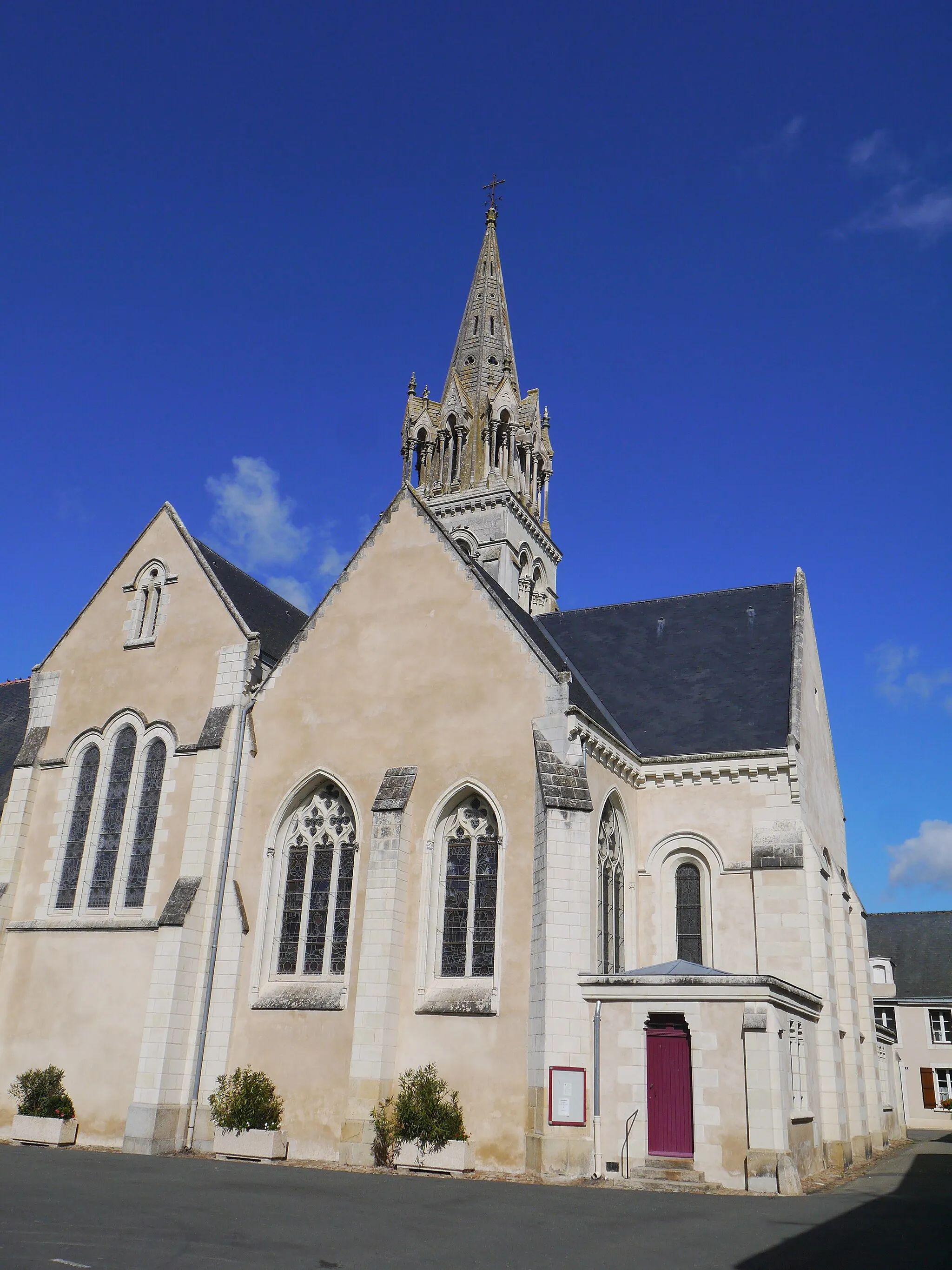 Photo showing: L'église Saint-Aubin.