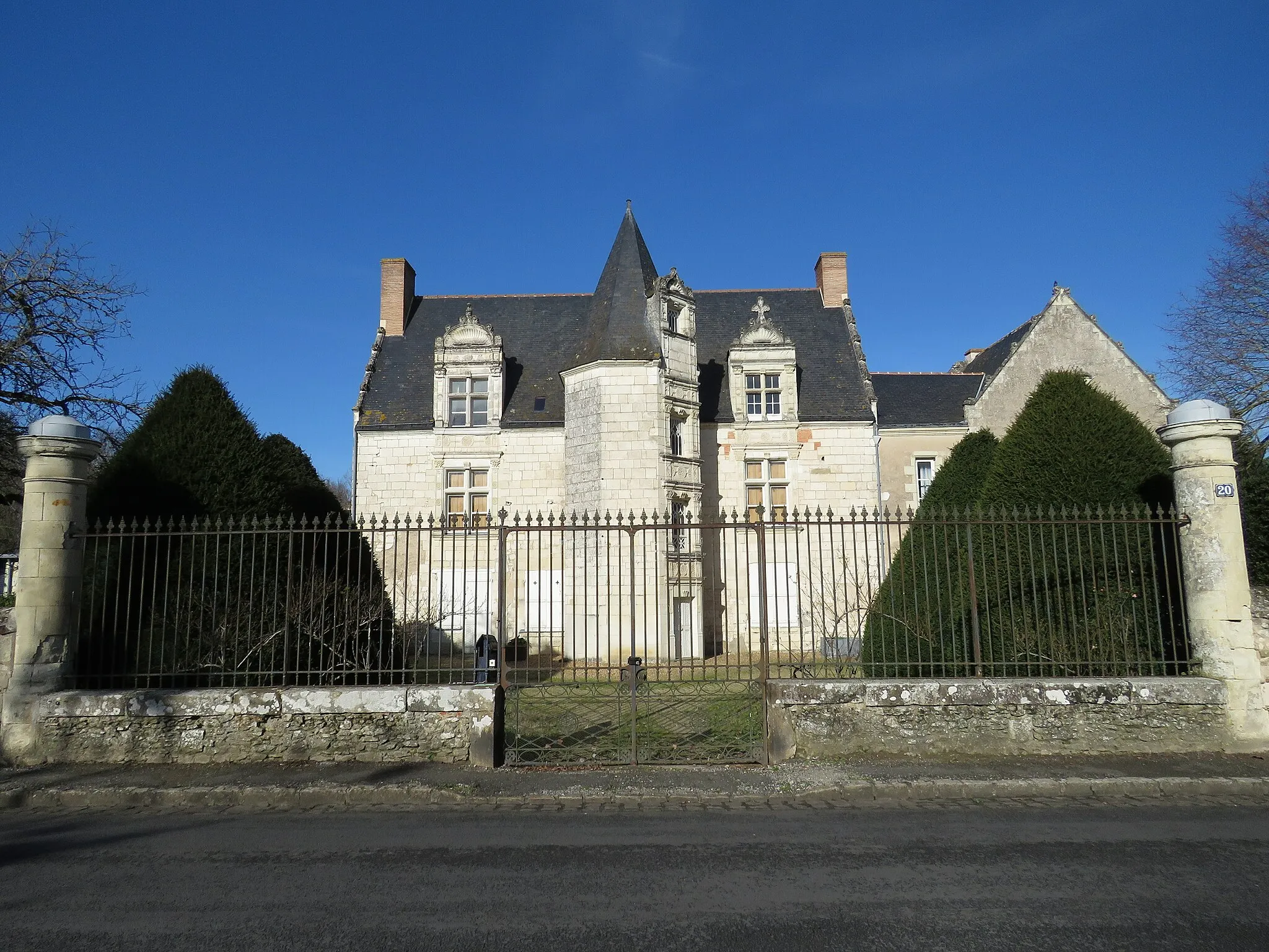 Photo showing: Manoir MH.