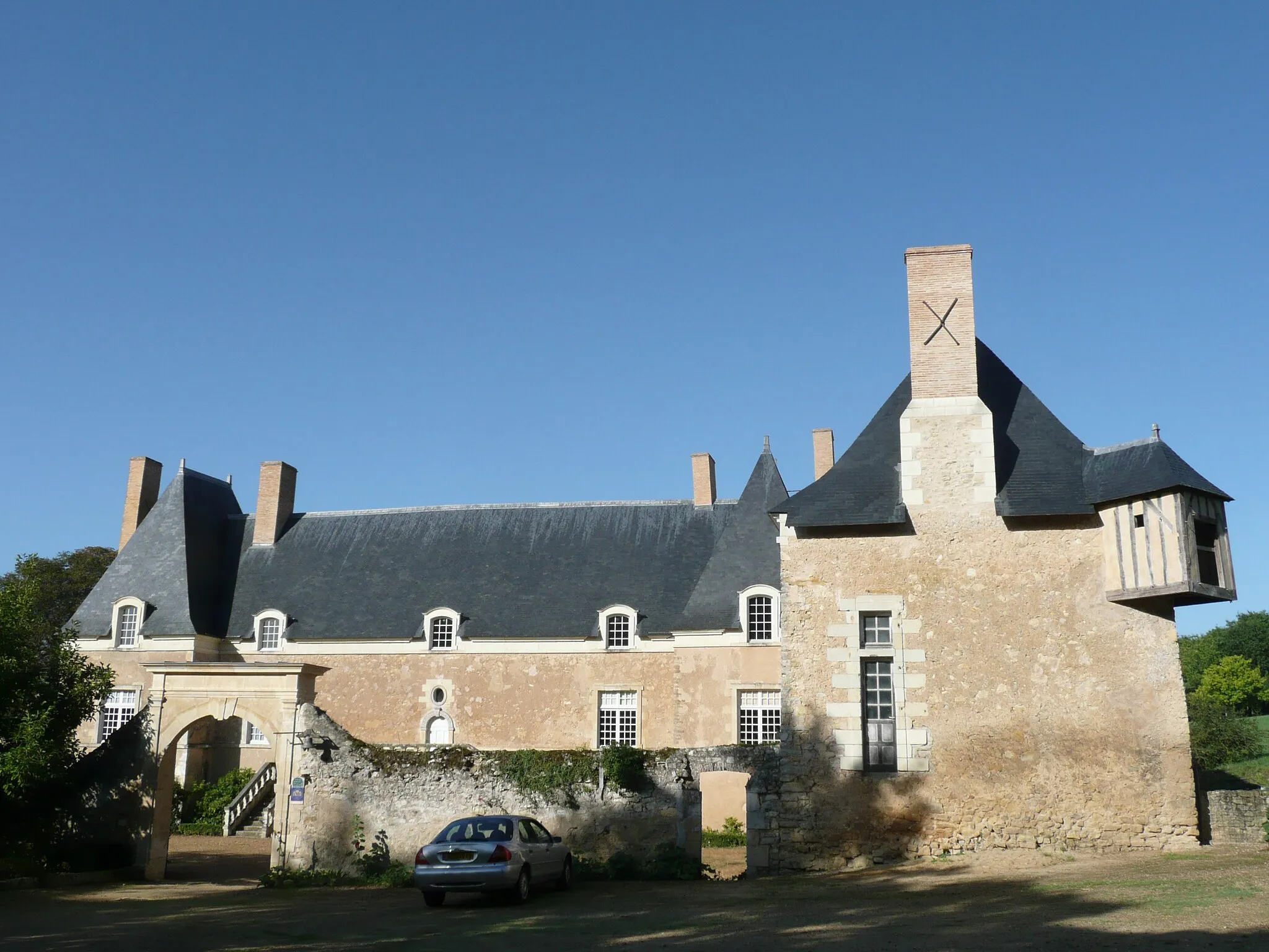 Photo showing: This building is inscrit au titre des monuments historiques de la France. It is indexed in the base Mérimée, a database of architectural heritage maintained by the French Ministry of Culture, under the reference PA00109093 .