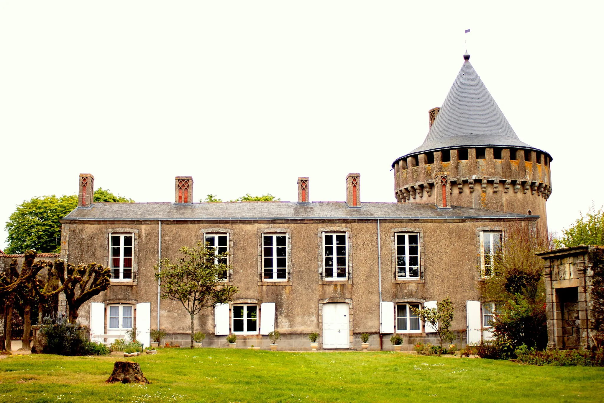 Photo showing: Logis du Château de l'Echasserie, Fr-85-La Bruffière.