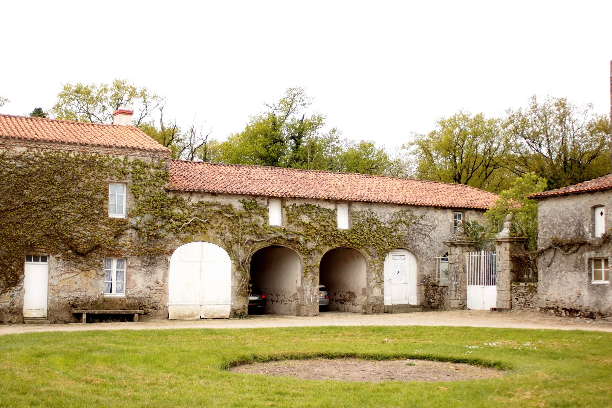 Photo showing: Dépendances intérieures du Château de l'Echasserie, Fr-85-La Bruffière.