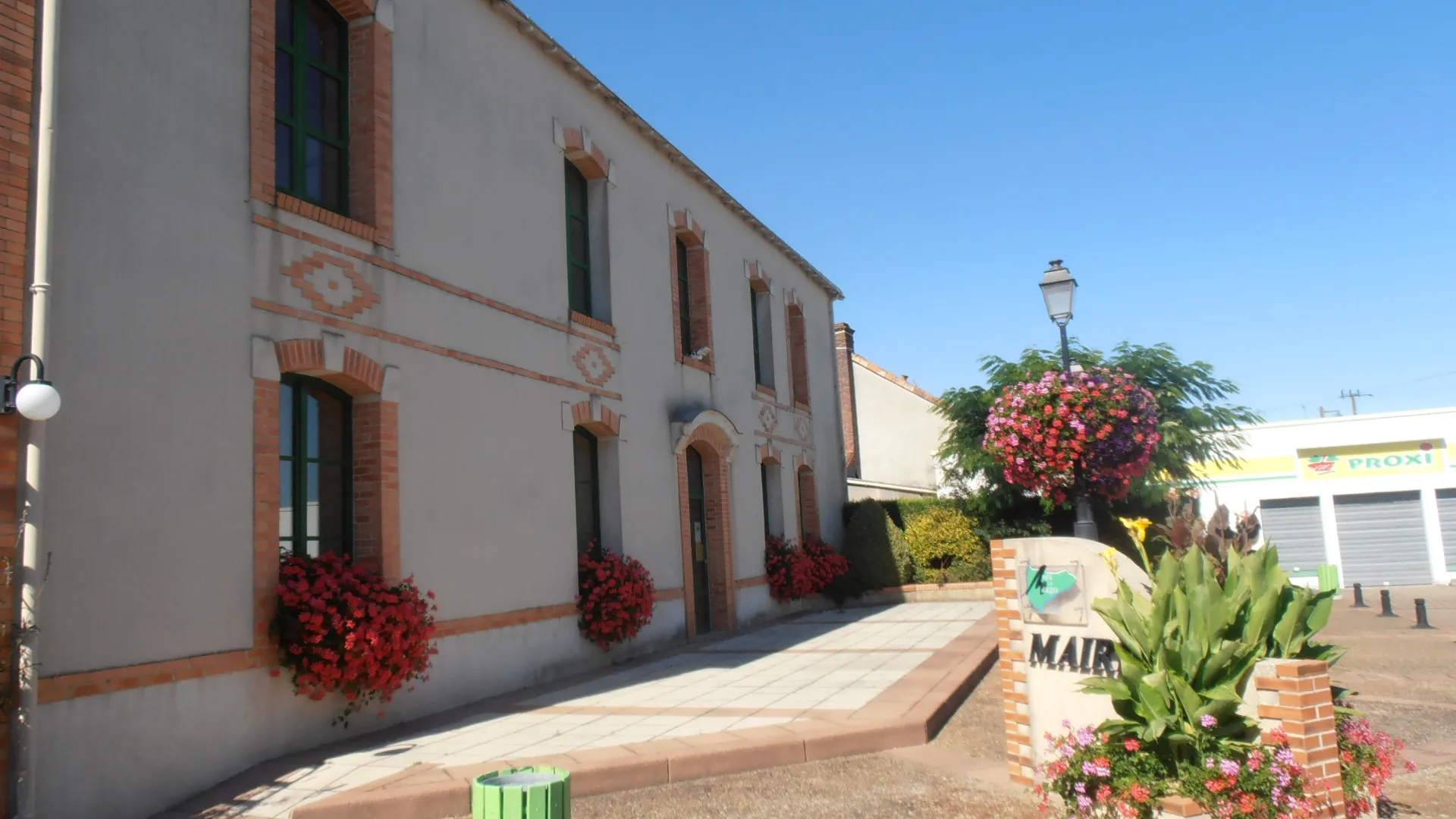 Photo showing: La mairie de Botz-en-Mauges (Maine-et-Loire, France).