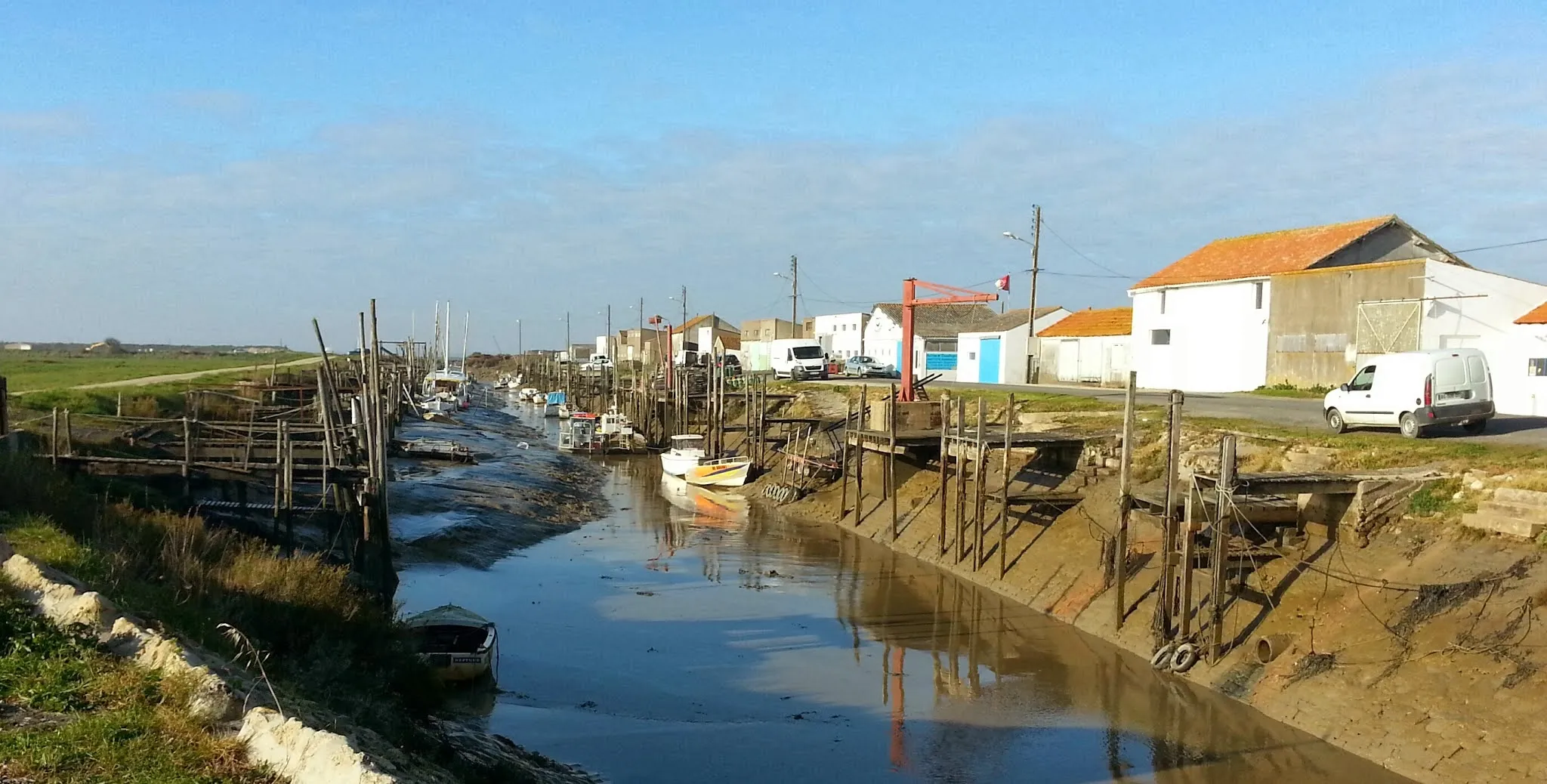 Photo showing: le port des Champs