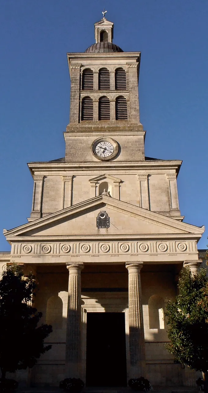 Photo showing: Église Saint-Mathurin,  (Inscrit, 1991)