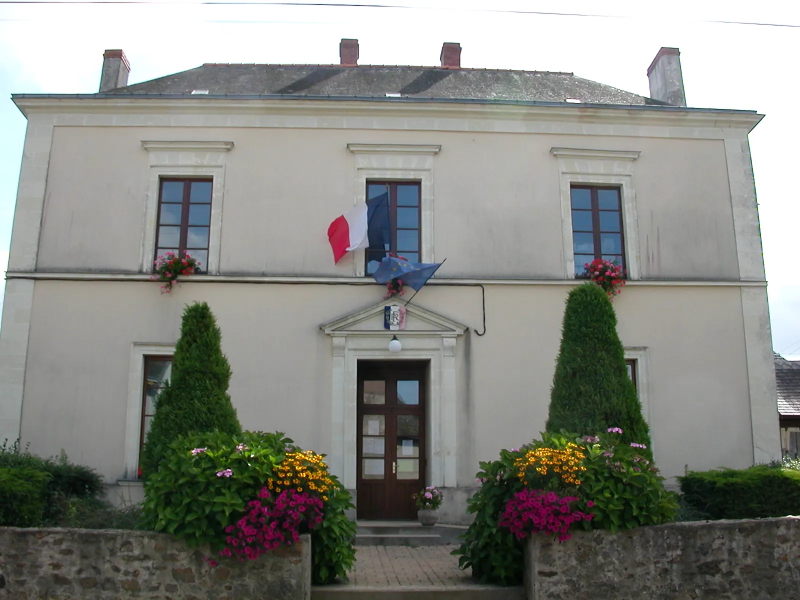 Photo showing: Town hall of Saint-Sauveur-de-Flée