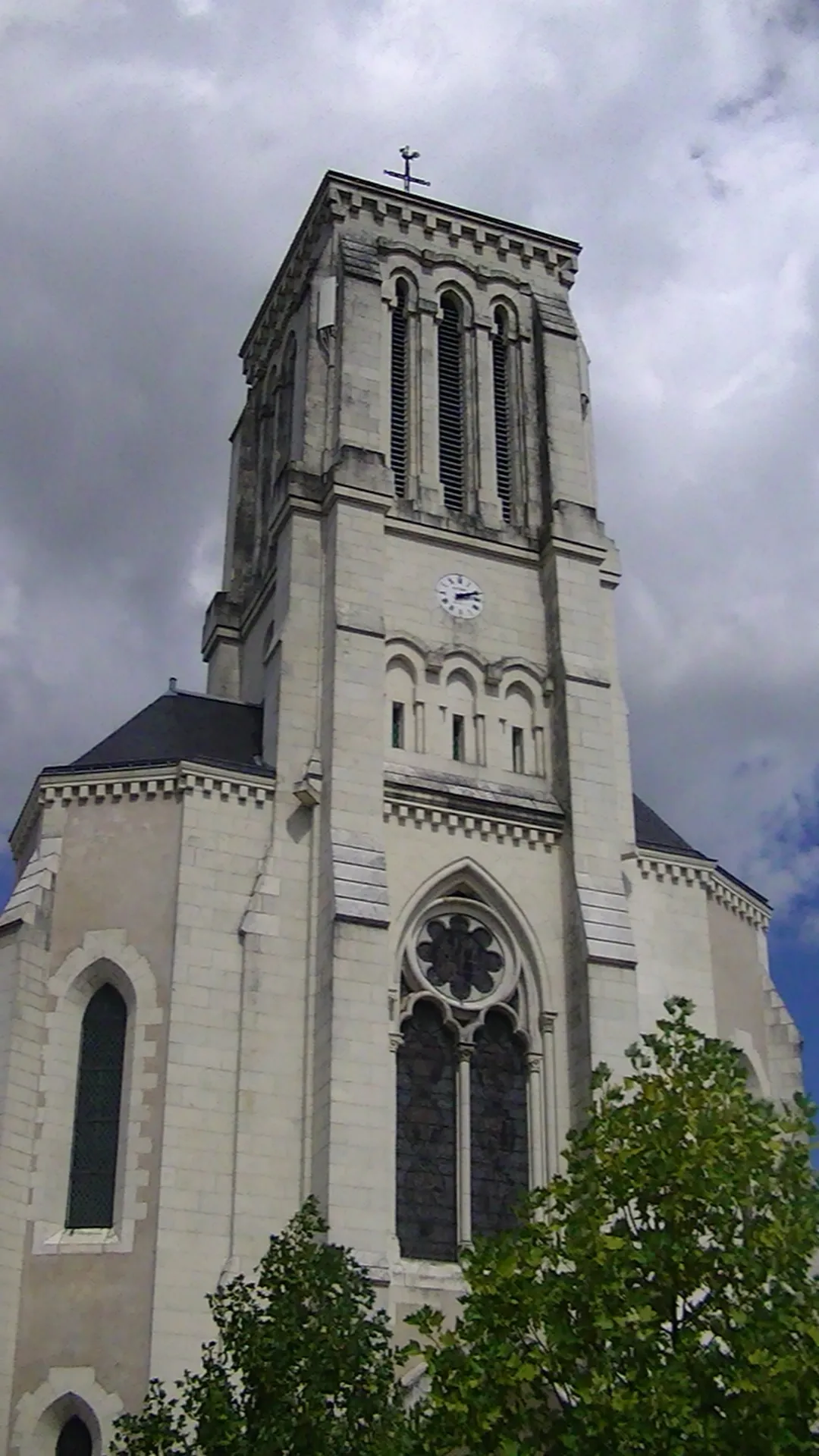 Photo showing: Church in Champtoceaux, France