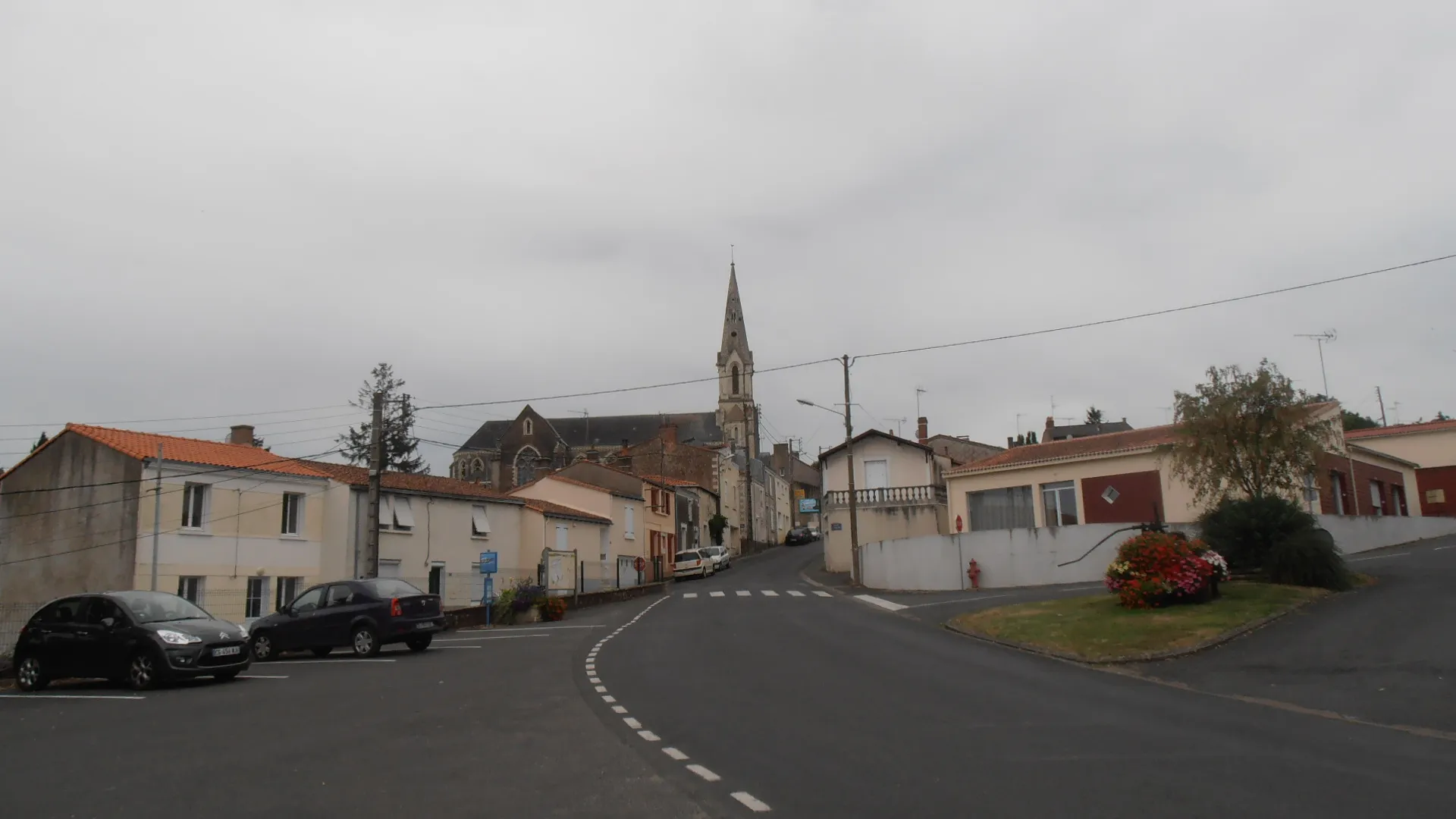 Photo showing: Le village de Drain (Maine-et-Loire, France) vu depuis la place Sainte-Appoline.