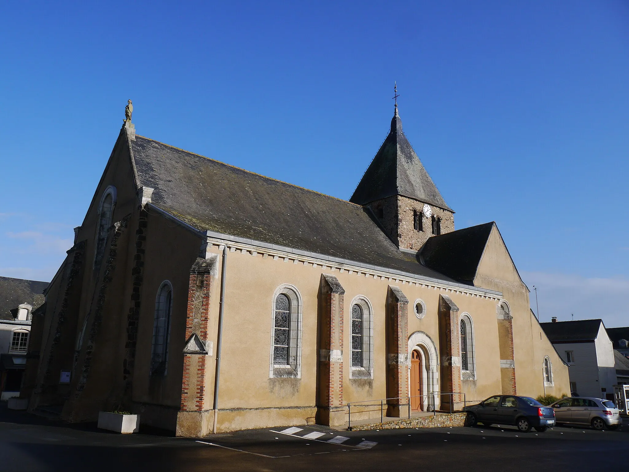 Photo showing: L'église Saint-Julien.