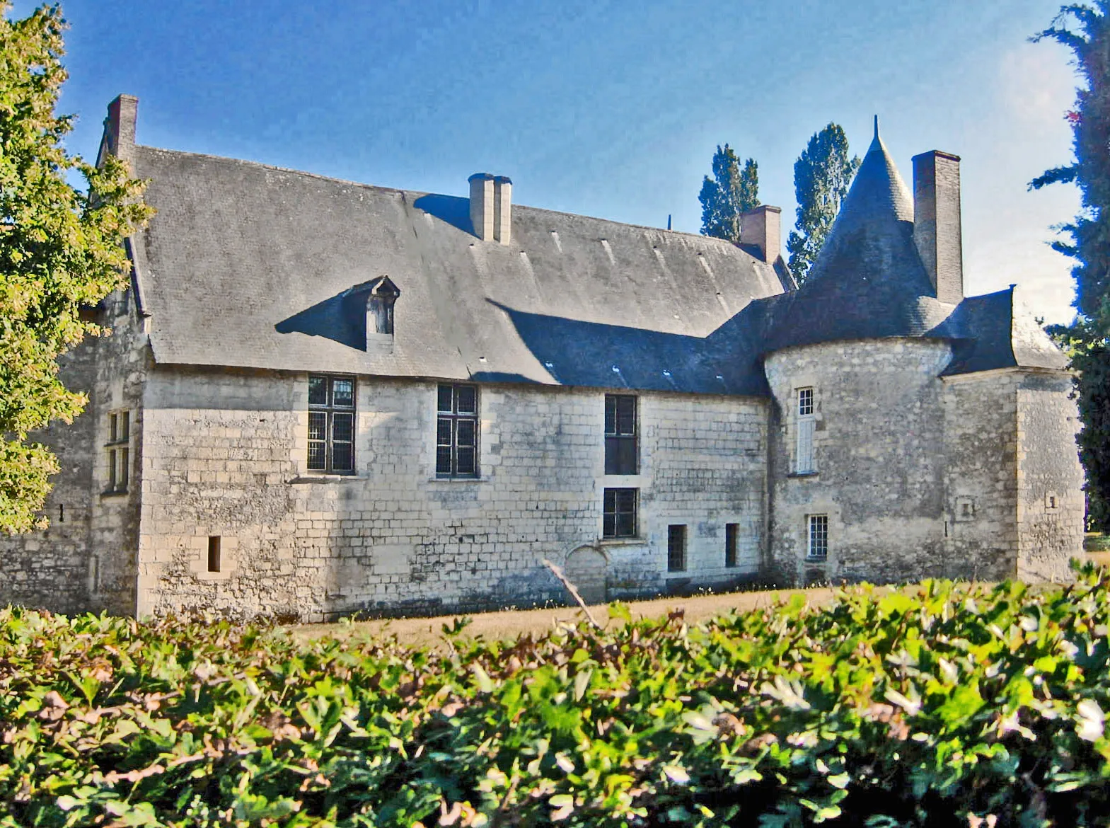 Photo showing: Château de Chartrené, 15ème 16èeme siècle.