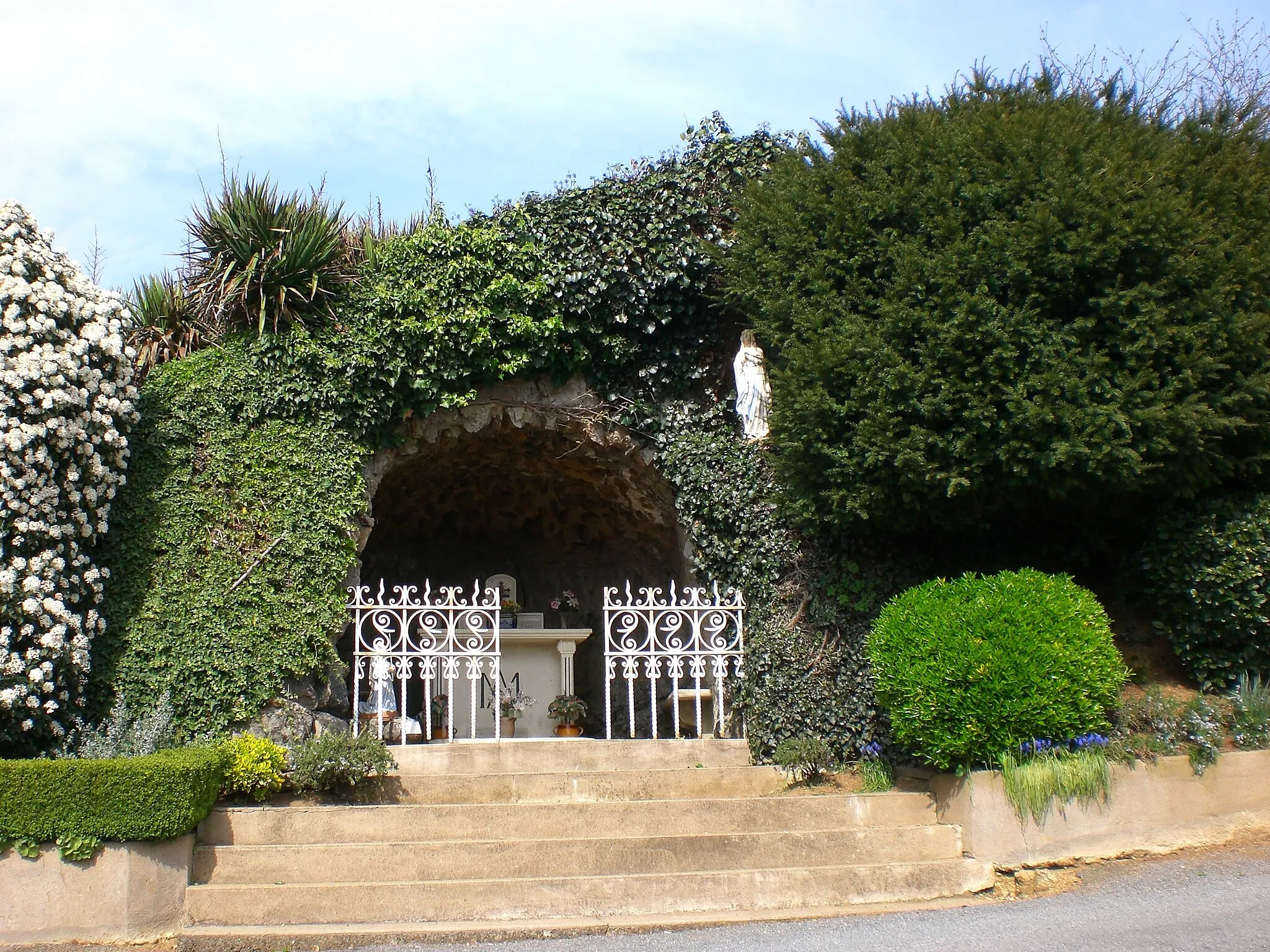 Photo showing: Grotte de Lourdes, les Vergers, Fr-49-Tillières.