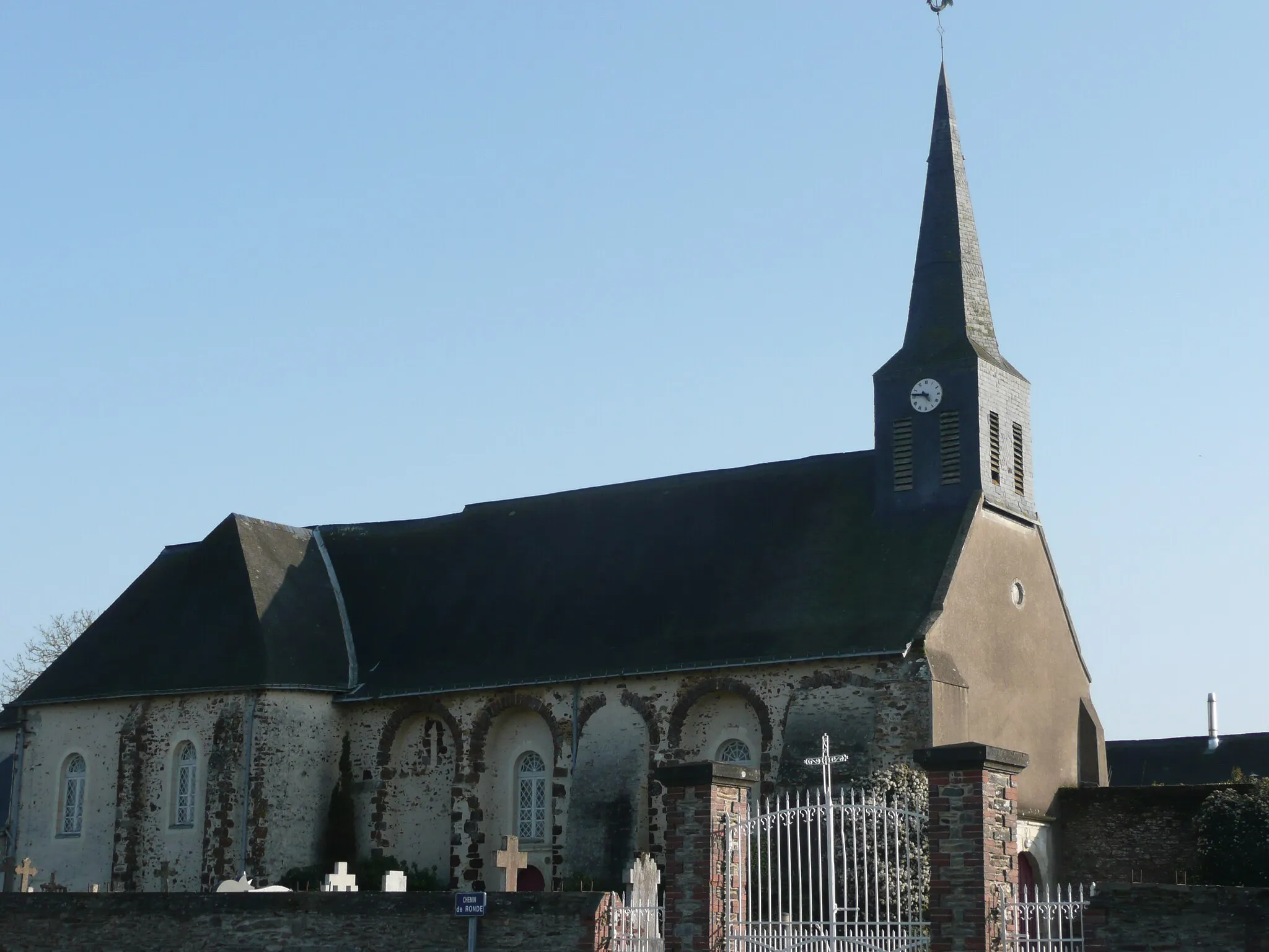 Photo showing: Eglise de Saint-Michel-et-Chanveaux.