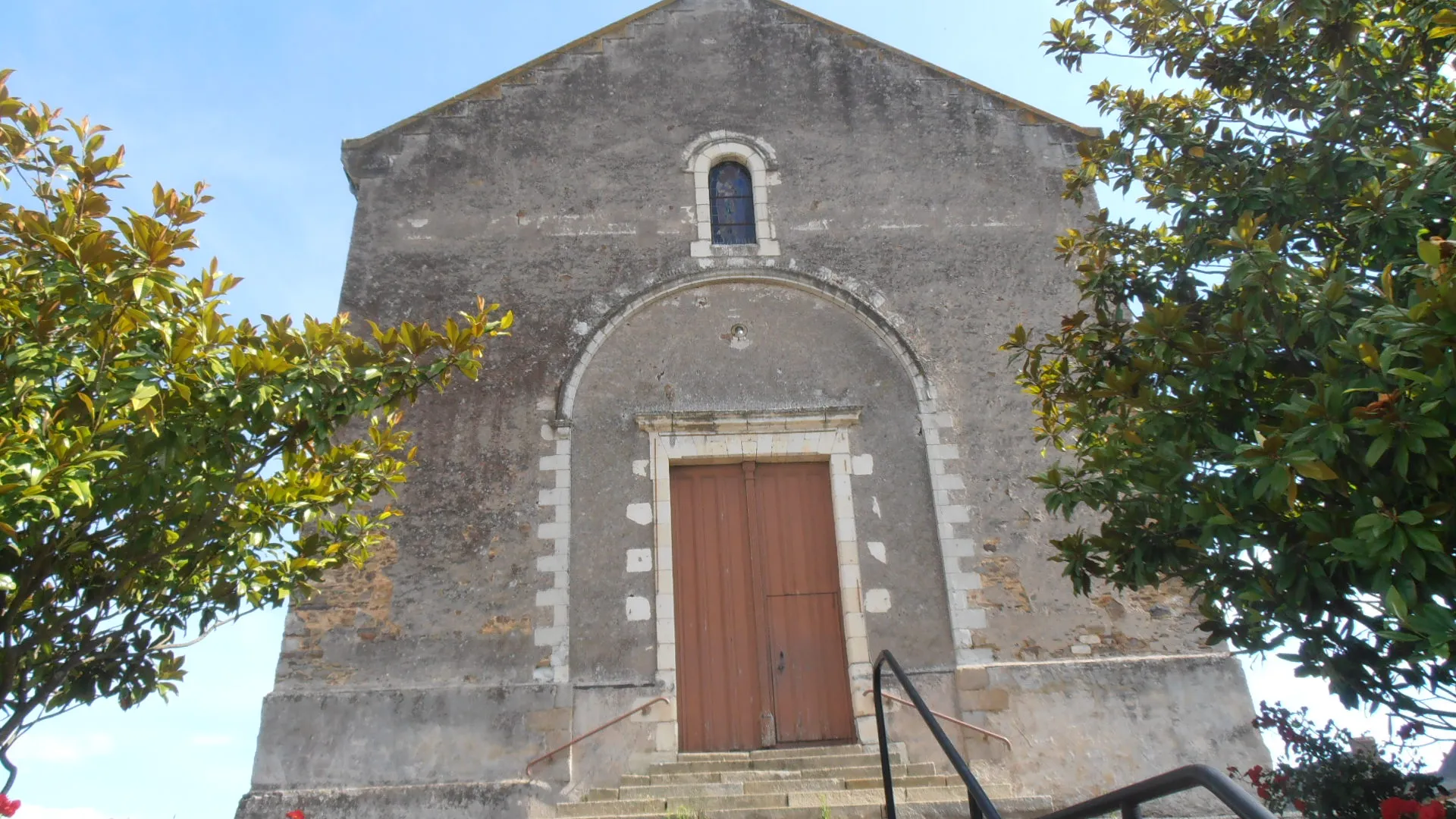 Photo showing: porche de l'église