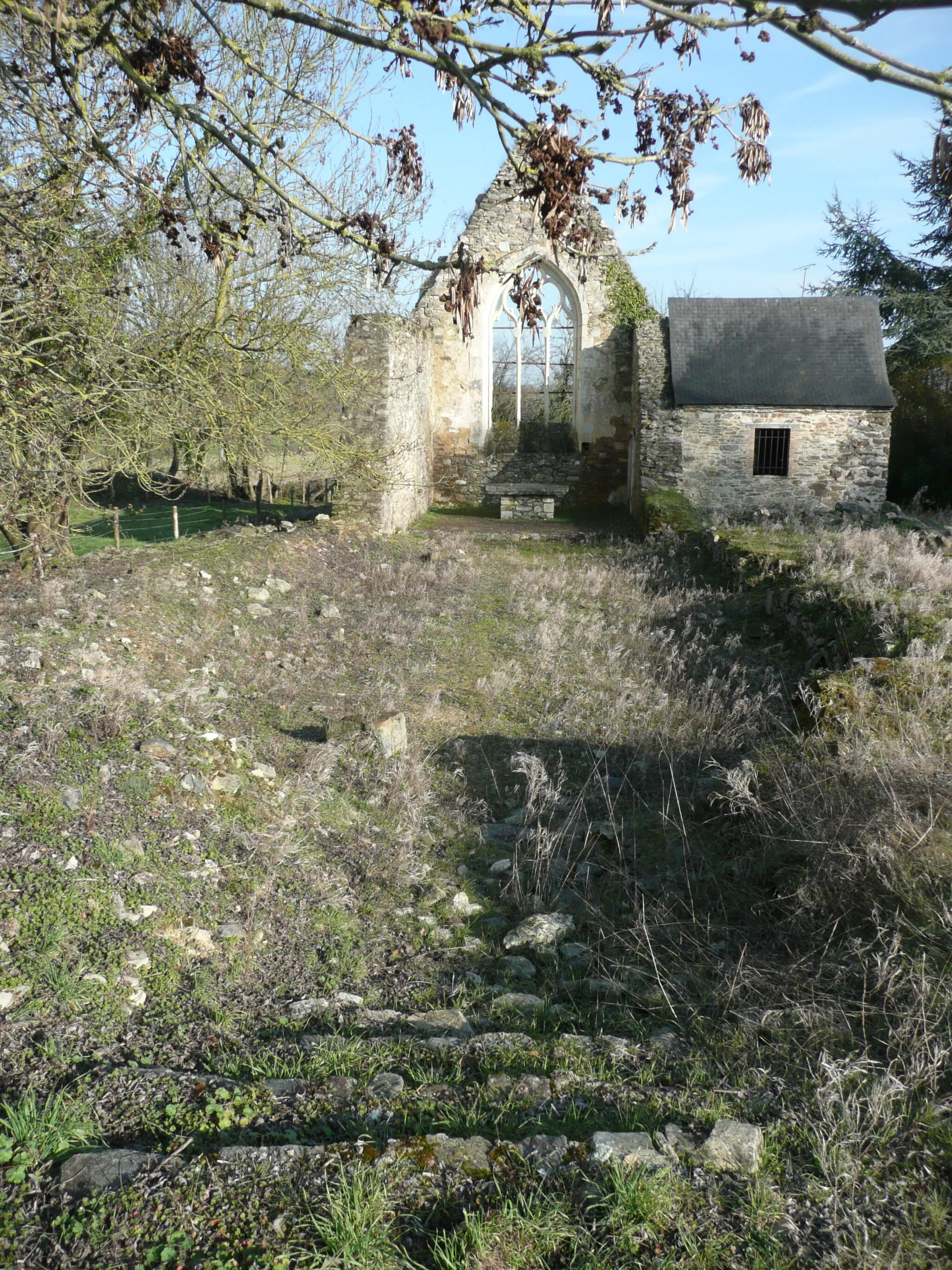 Photo showing: Grugé - Église de l'Hopital
