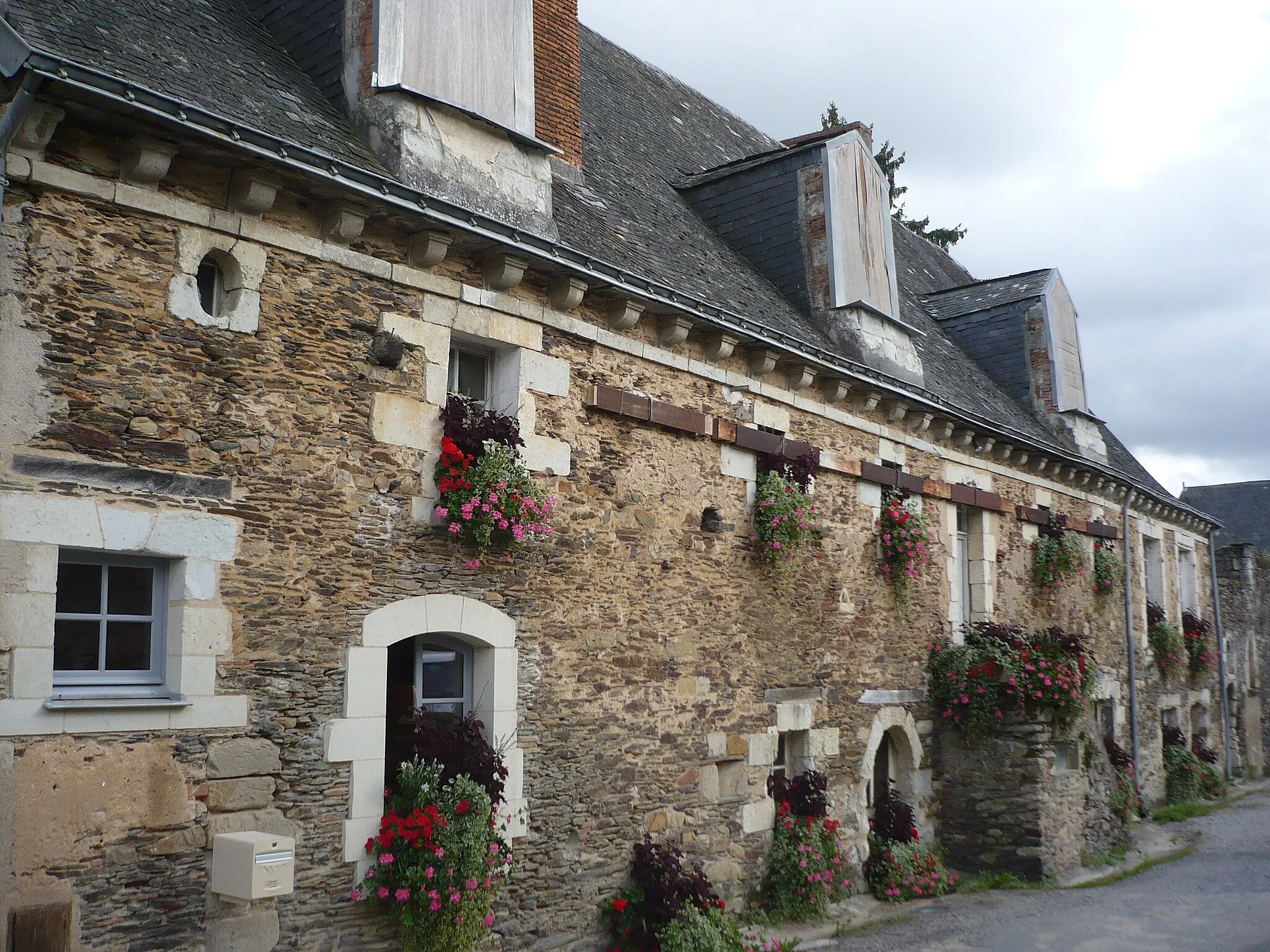 Photo showing: Nyoiseau - Abbaye - grande salle et logement de l'économe