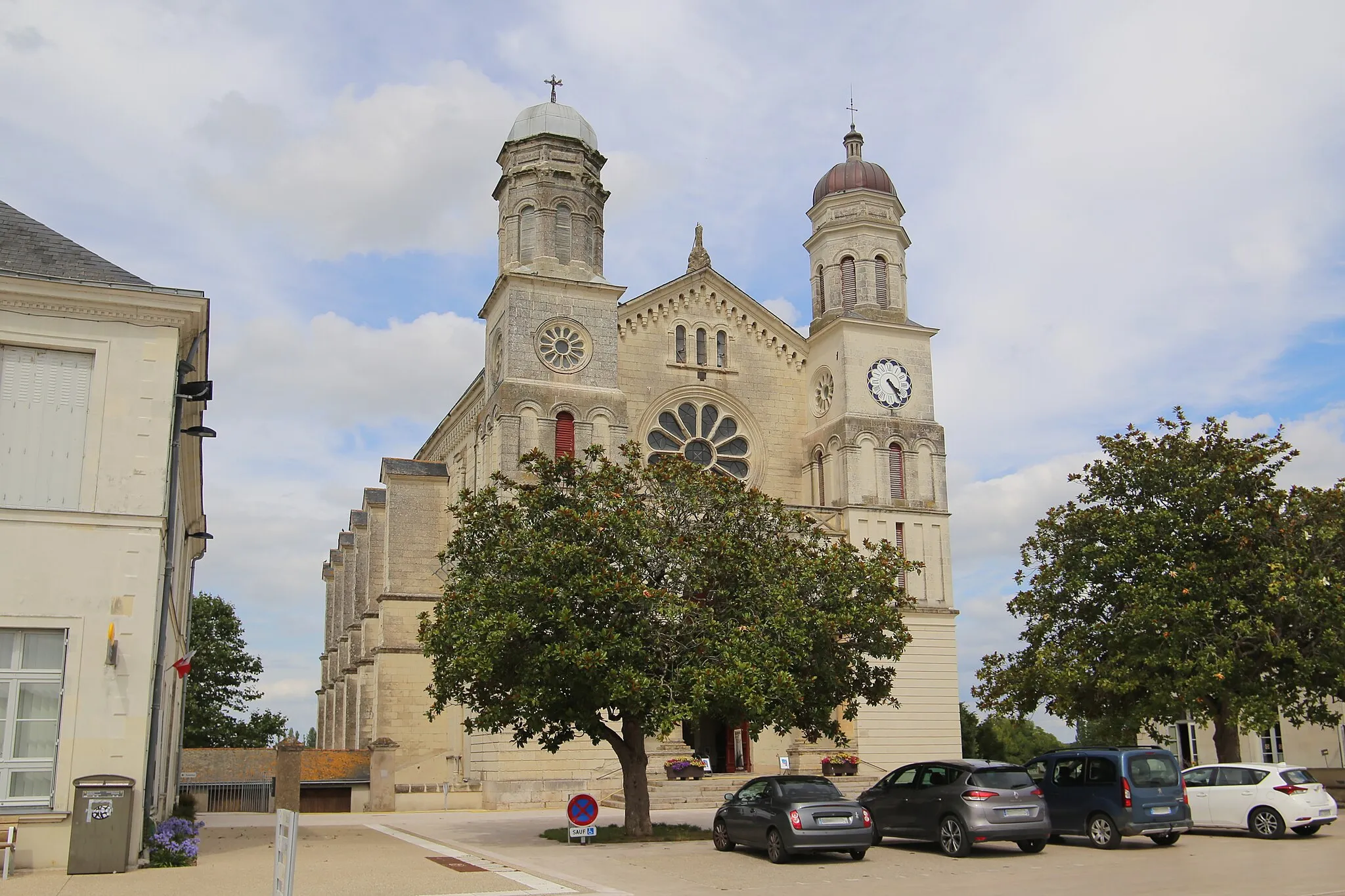 Photo showing: This building is inscrit au titre des monuments historiques de la France. It is indexed in the base Mérimée, a database of architectural heritage maintained by the French Ministry of Culture, under the reference PA00109435 .