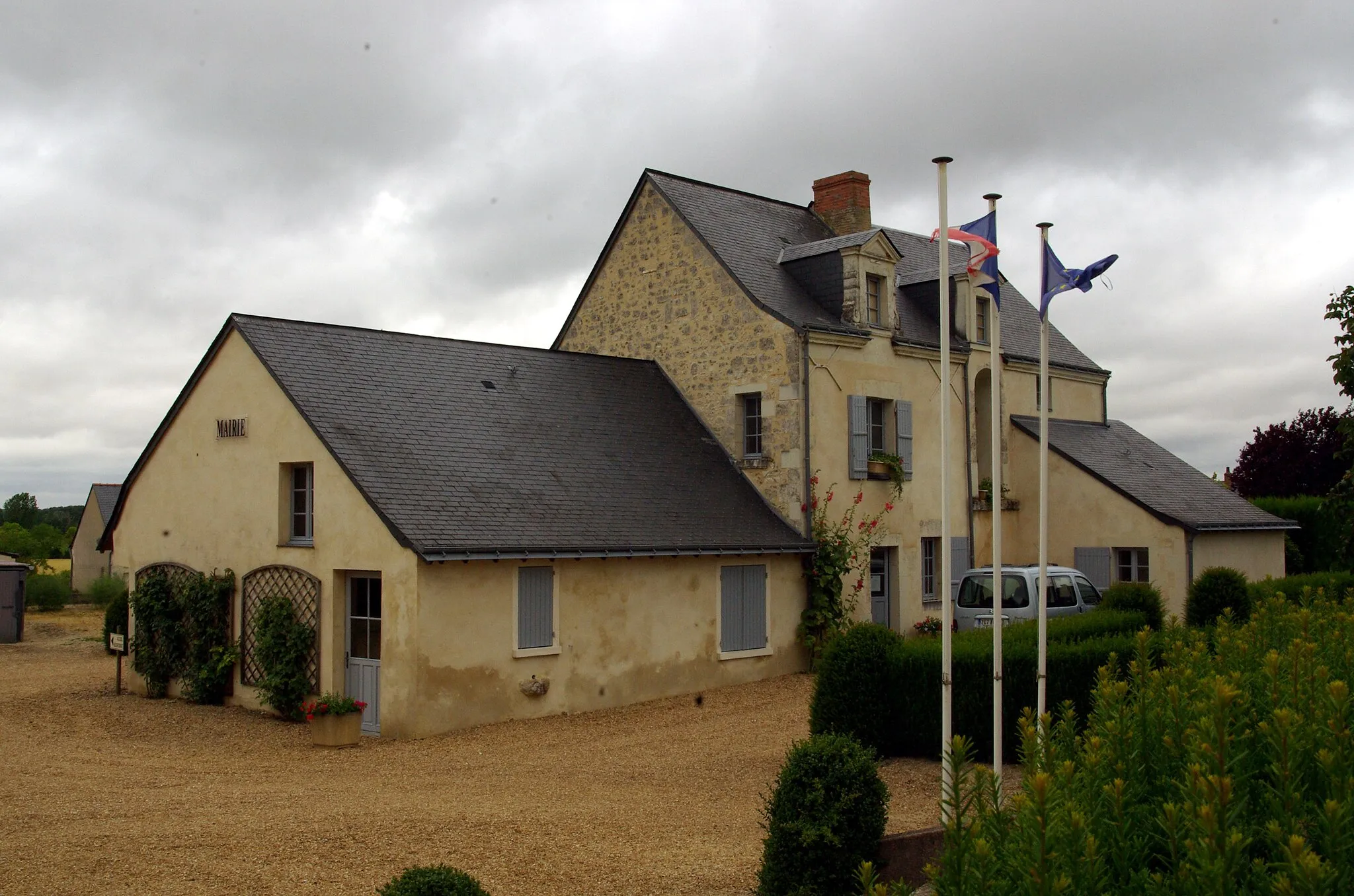 Photo showing: City Hall Lué-en-Baugeois