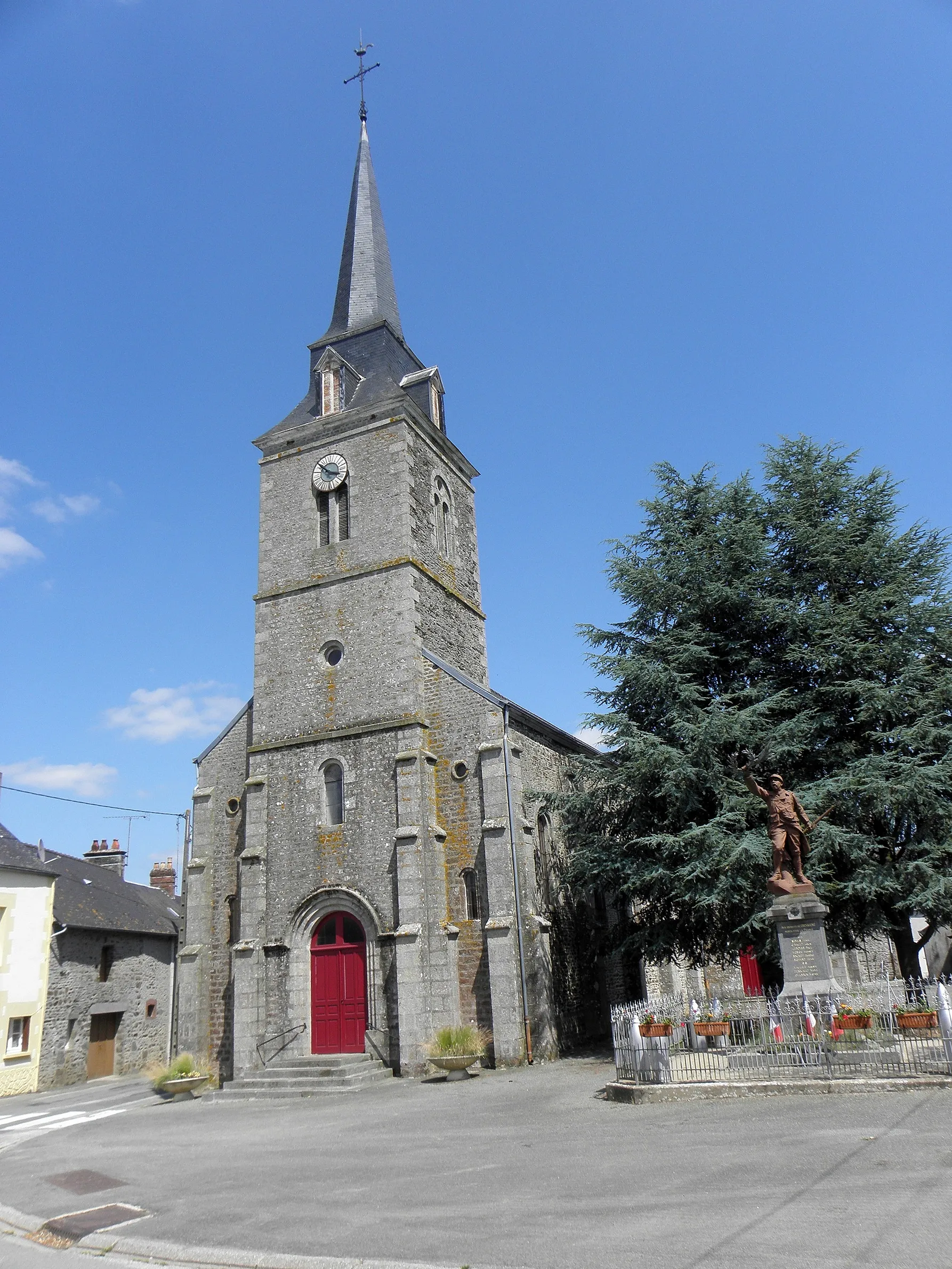 Photo showing: Église Saint-Martin de Chevaigné-du-Maine (53).